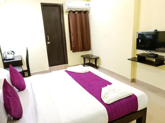 Bed in Al Noor Residency Business Class Hotel