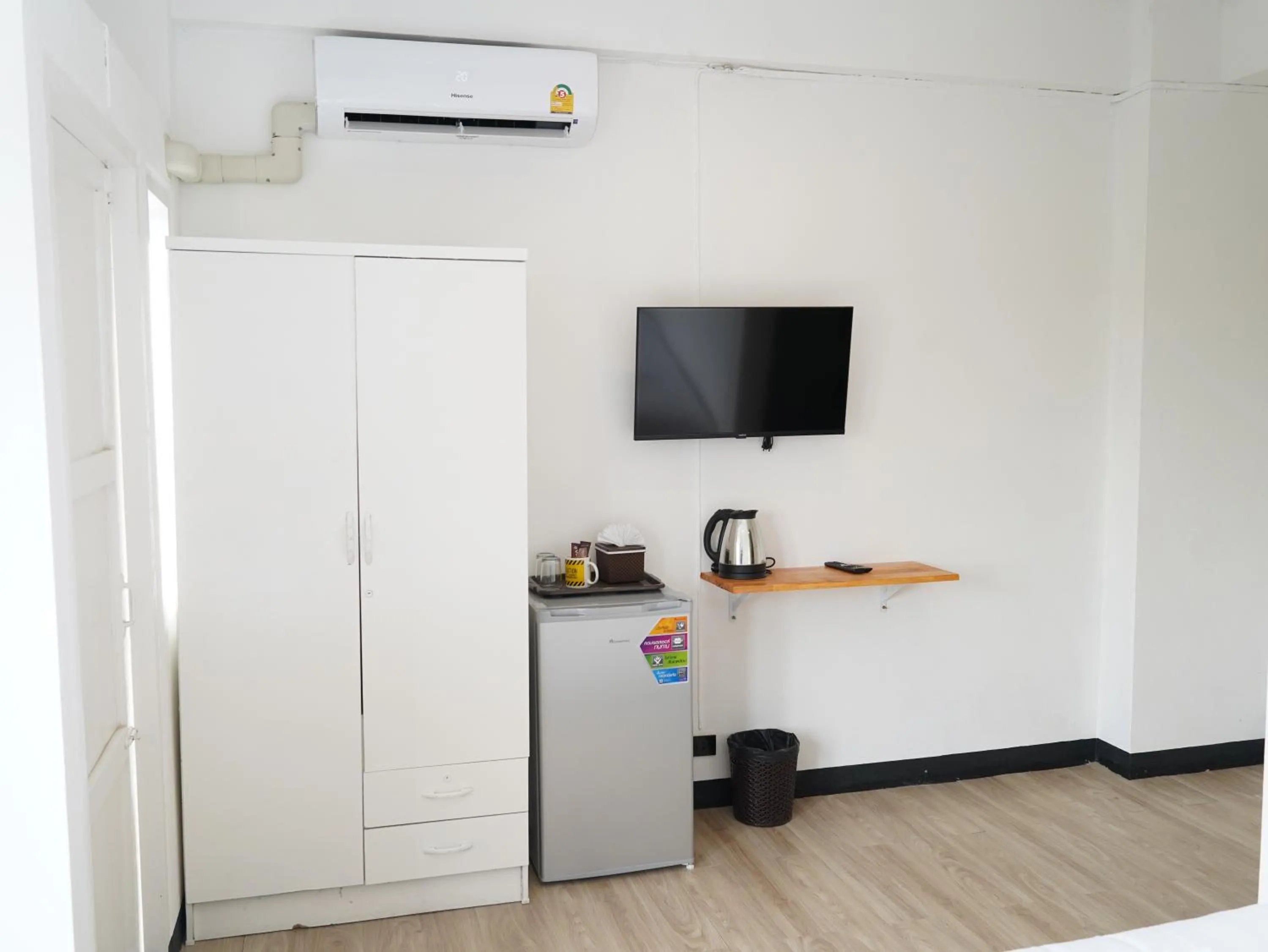 Coffee/tea facilities in RoomQuest IT Square Don Mueang Airport