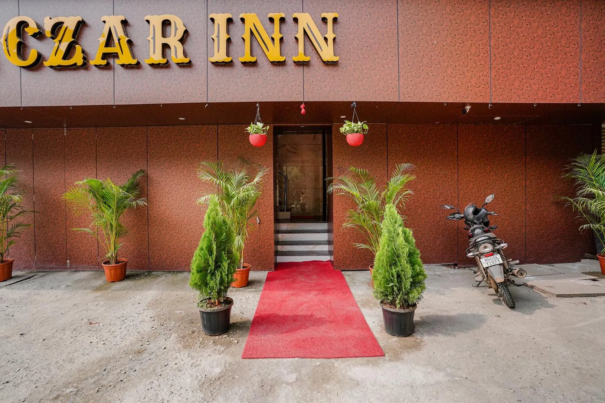 Facade/entrance in Hotel Czar Inn - Vashi Navi Mumbai