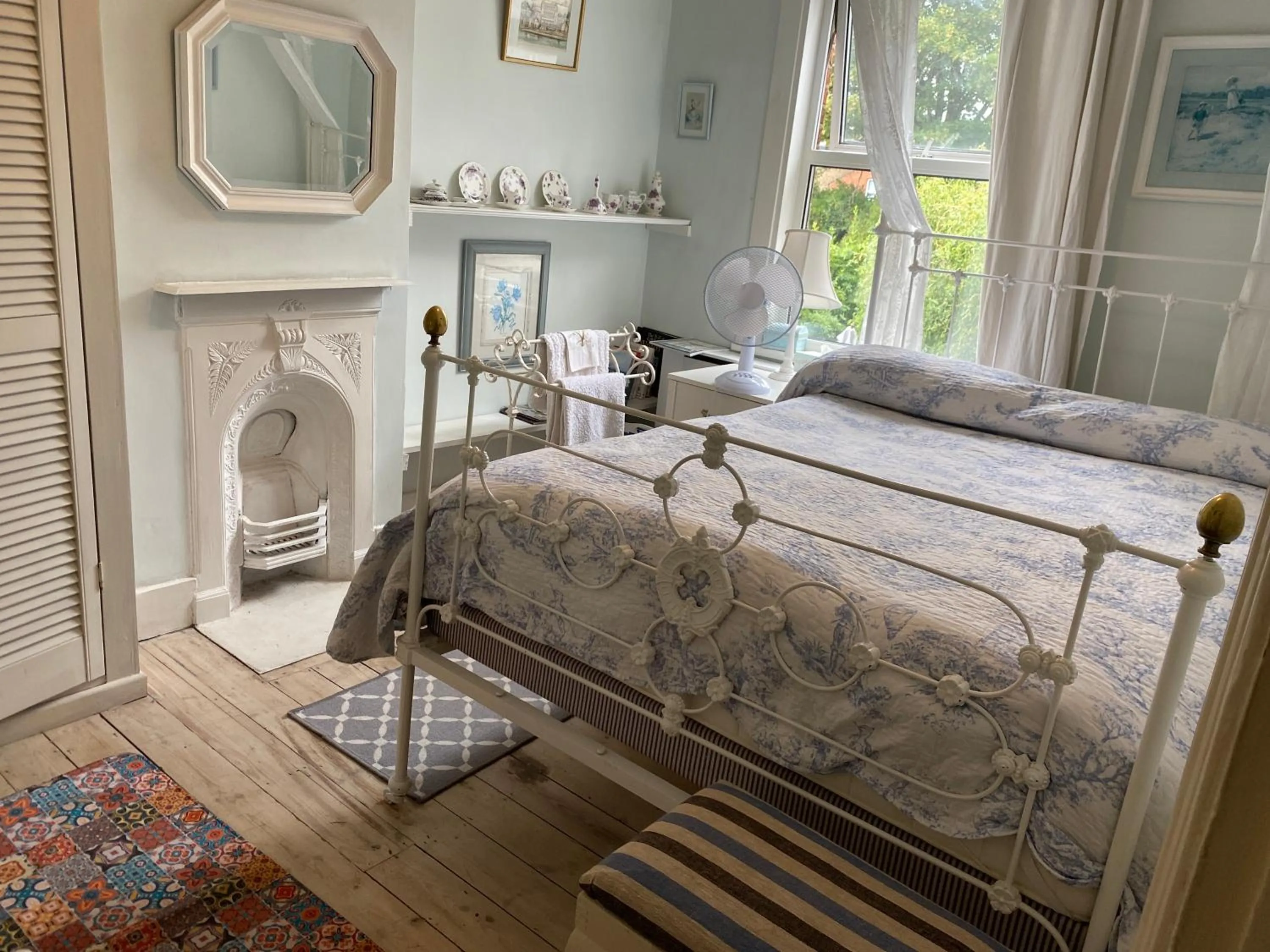 Bed in Arts&BichonsB&B