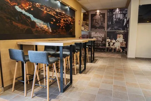 Coffee/tea facilities in Hotel-Asador Montes Oretanos