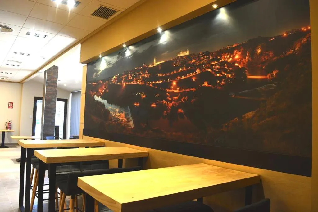 Lounge or bar in Hotel-Asador Montes Oretanos