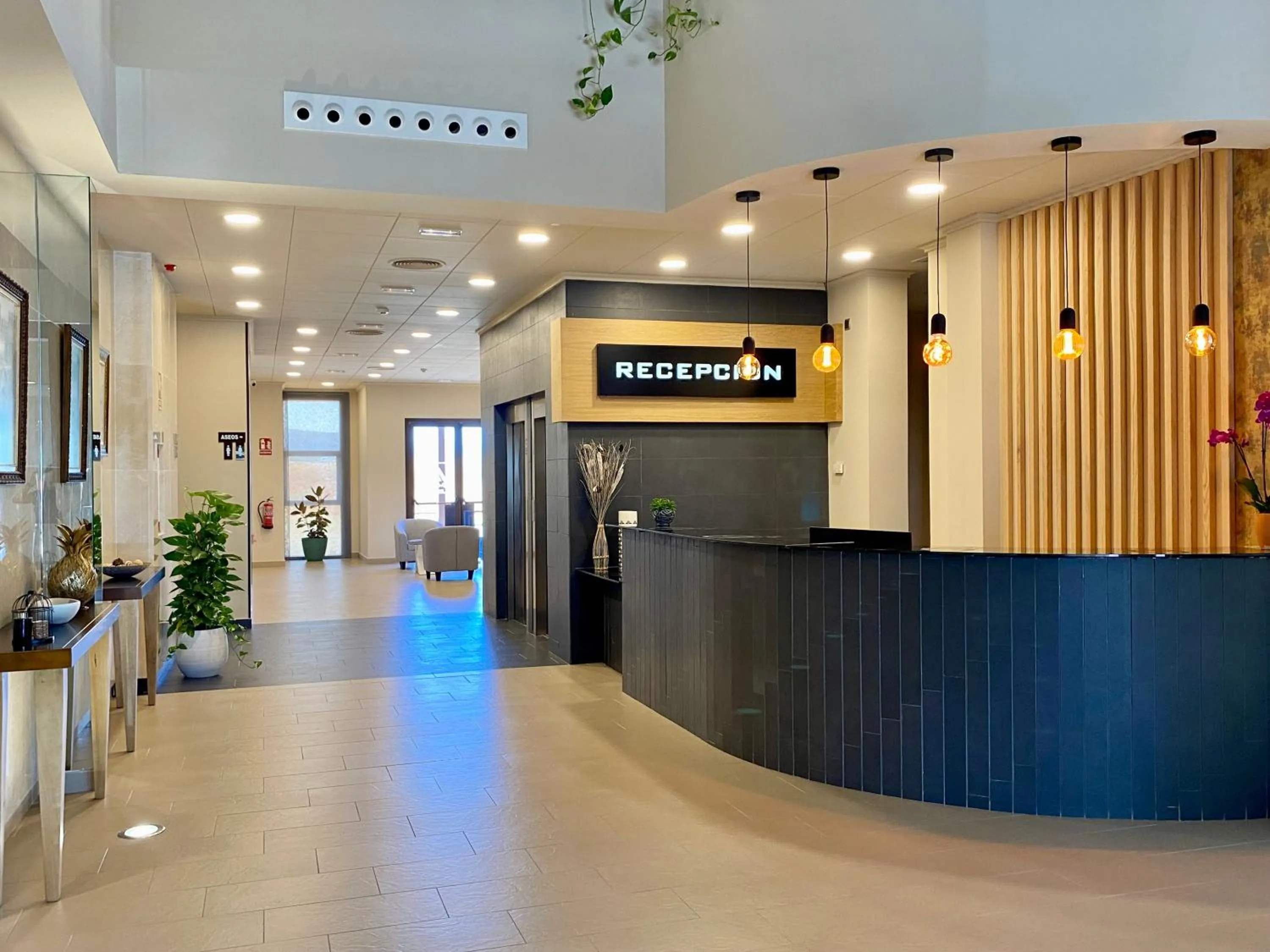 Lobby or reception in Hotel-Asador Montes Oretanos