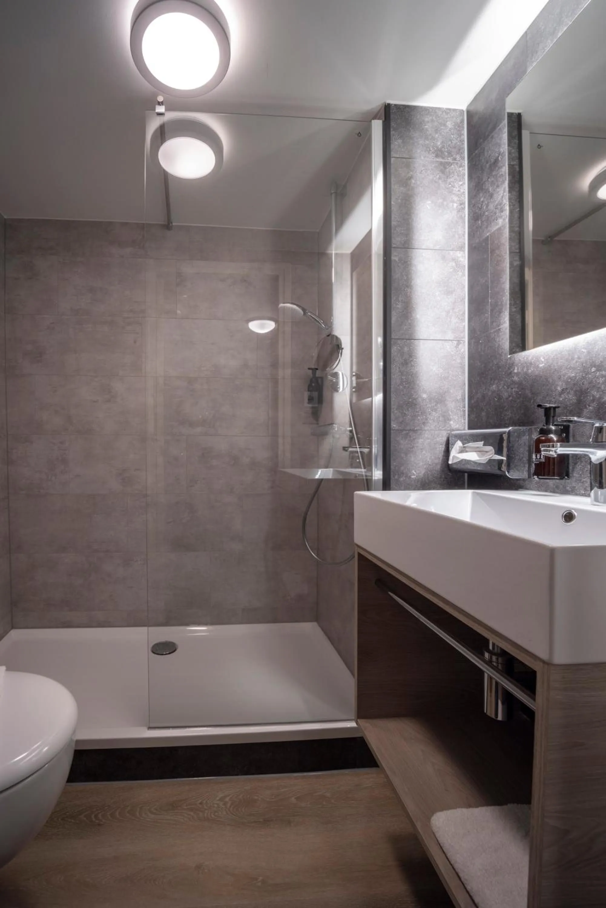 Bathroom in Fletcher Hotel Restaurant Erica