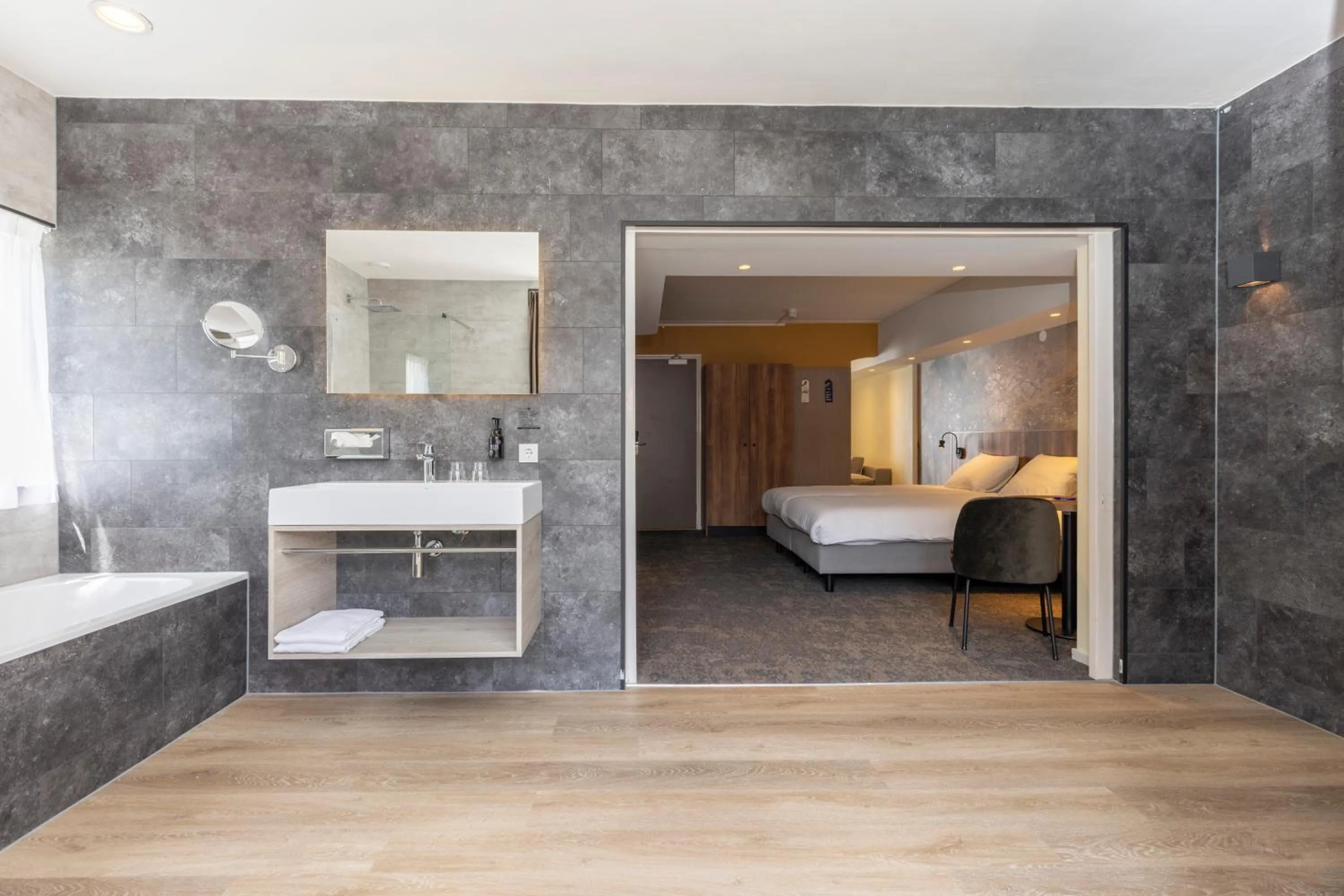 Photo of the whole room, Bed in Fletcher Hotel Restaurant Erica