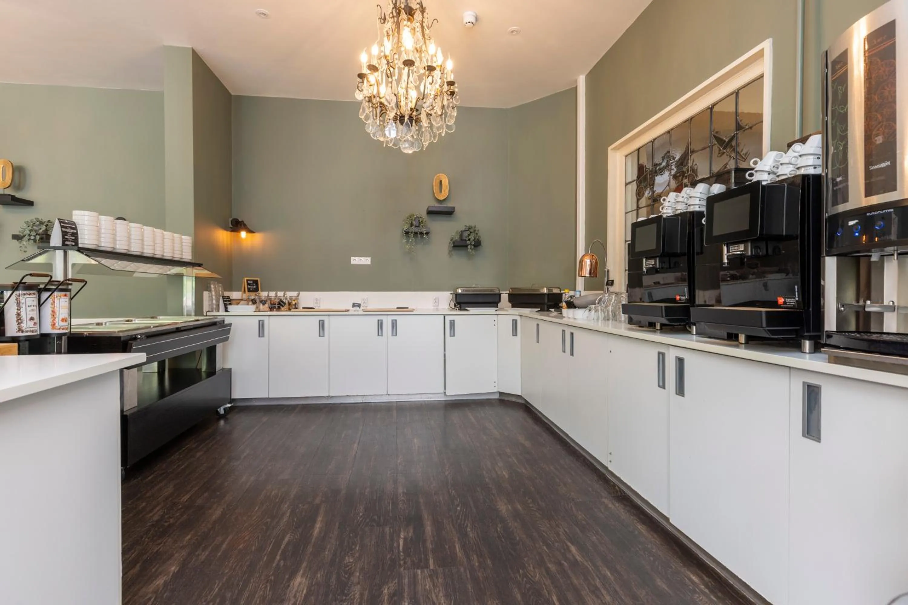 Coffee/tea facilities in Fletcher Hotel Restaurant Erica