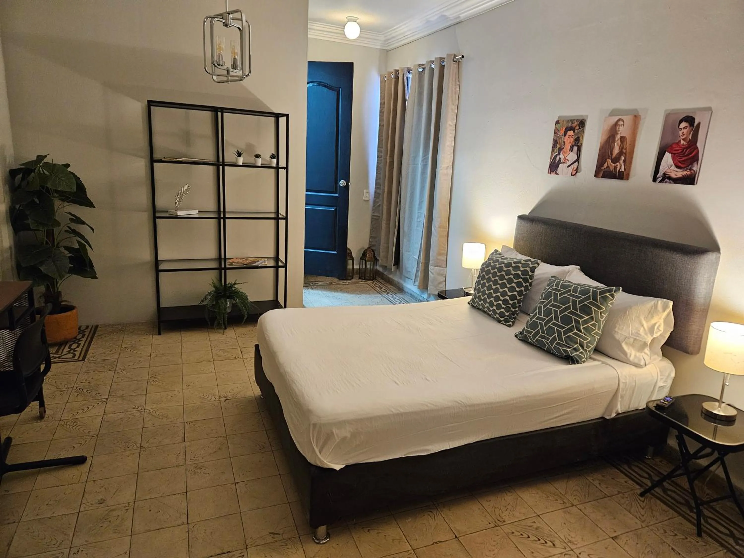 Photo of the whole room, Bed in Singular Centro Histórico