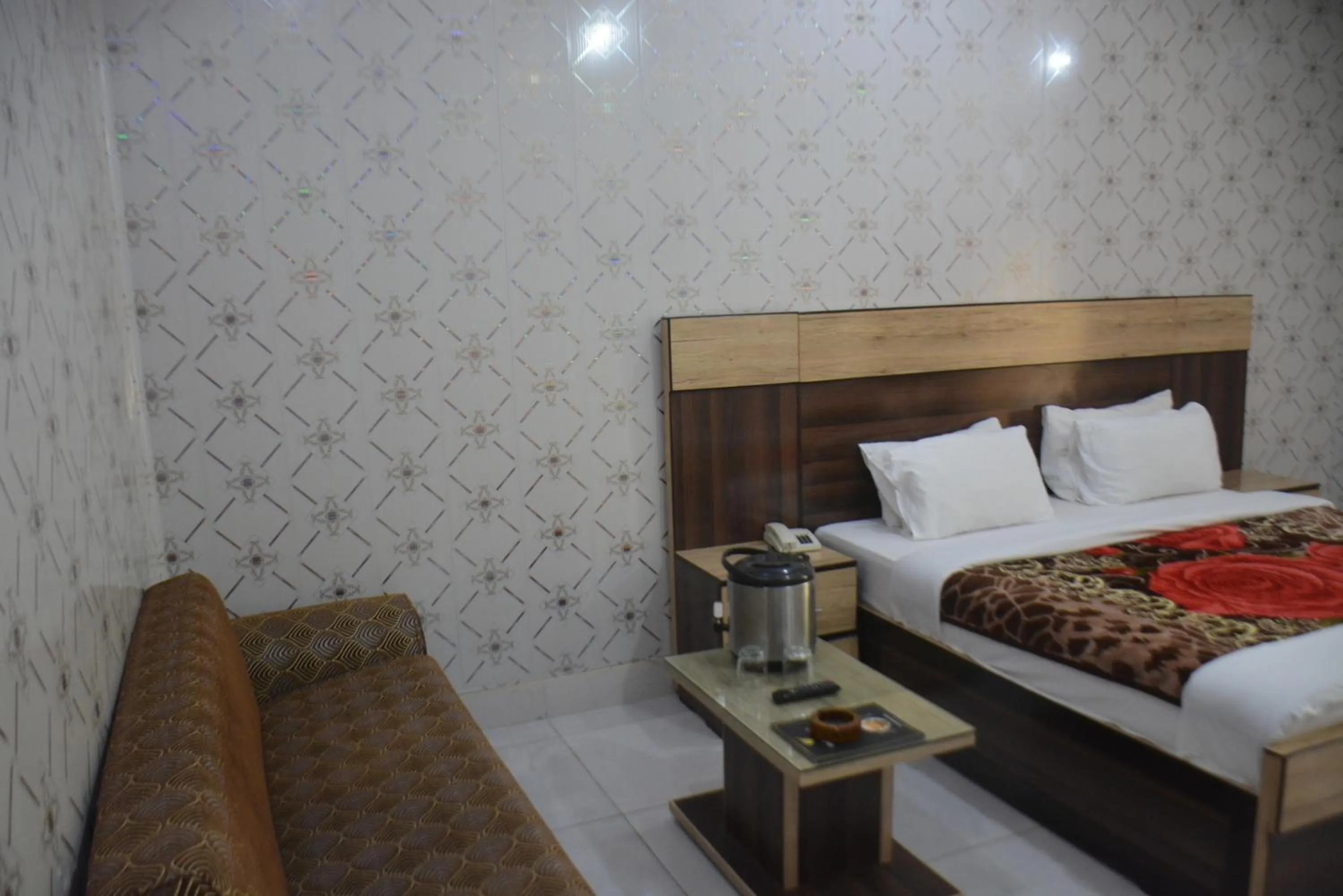 Bed in Eagle Nest, Malam Jabba by LMC