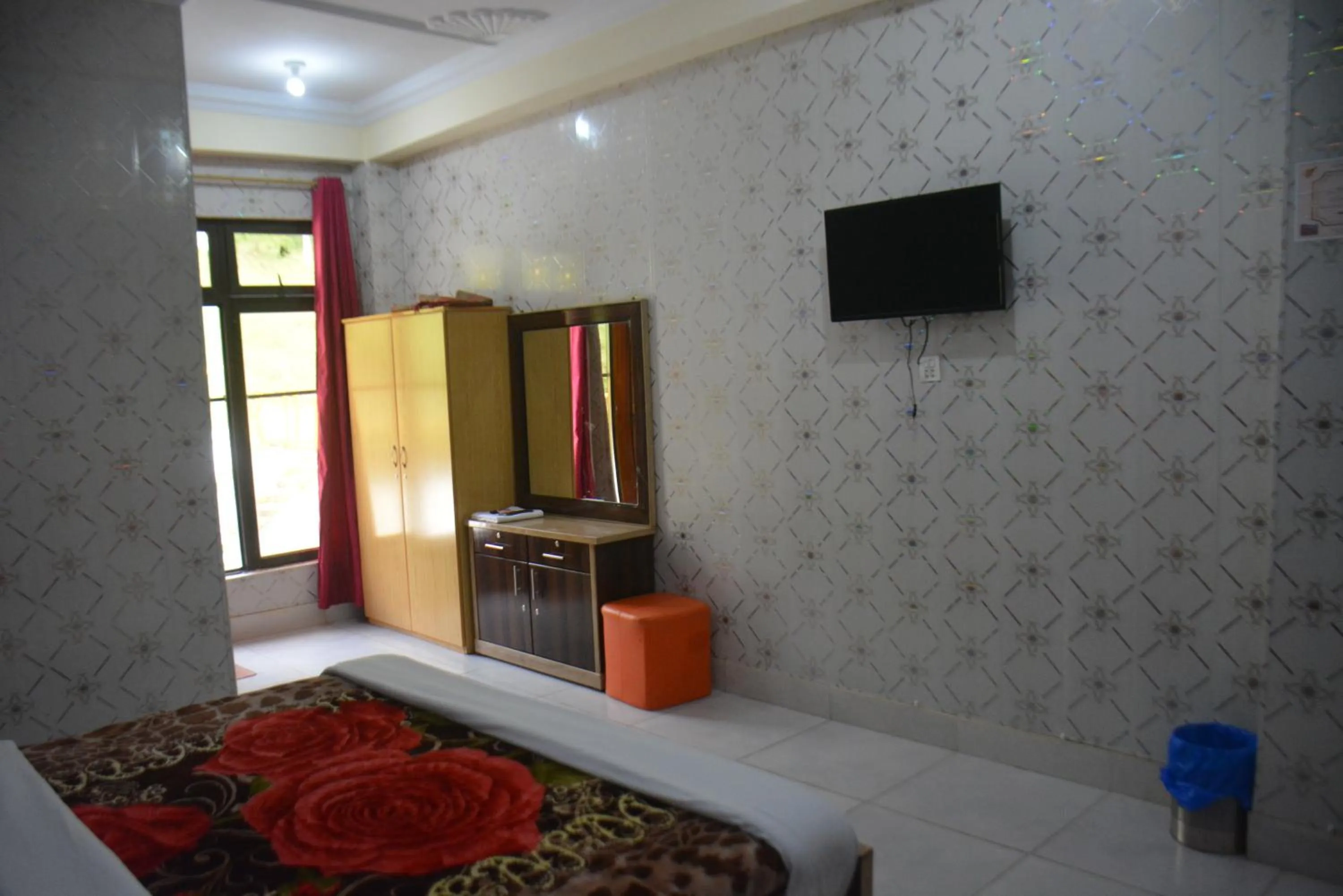 TV and multimedia in Eagle Nest, Malam Jabba by LMC