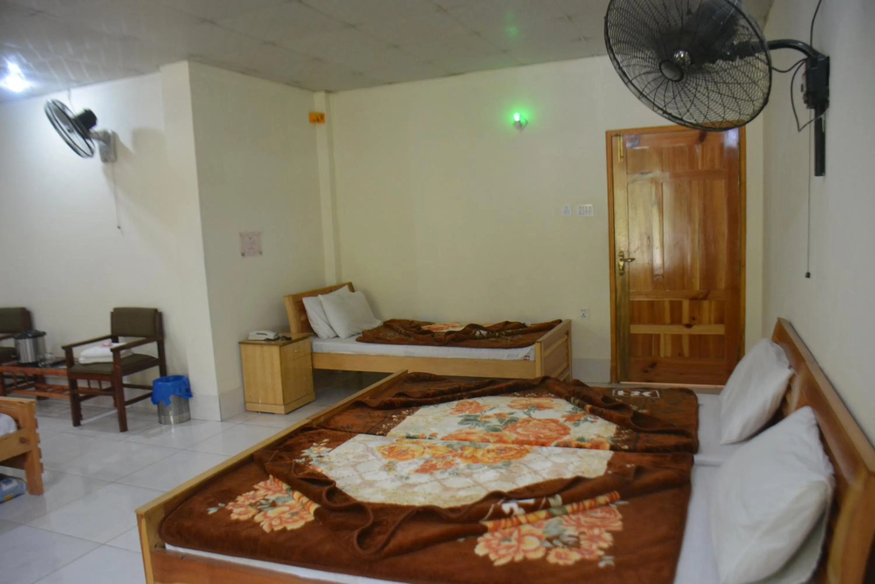 Bed in Eagle Nest, Malam Jabba by LMC