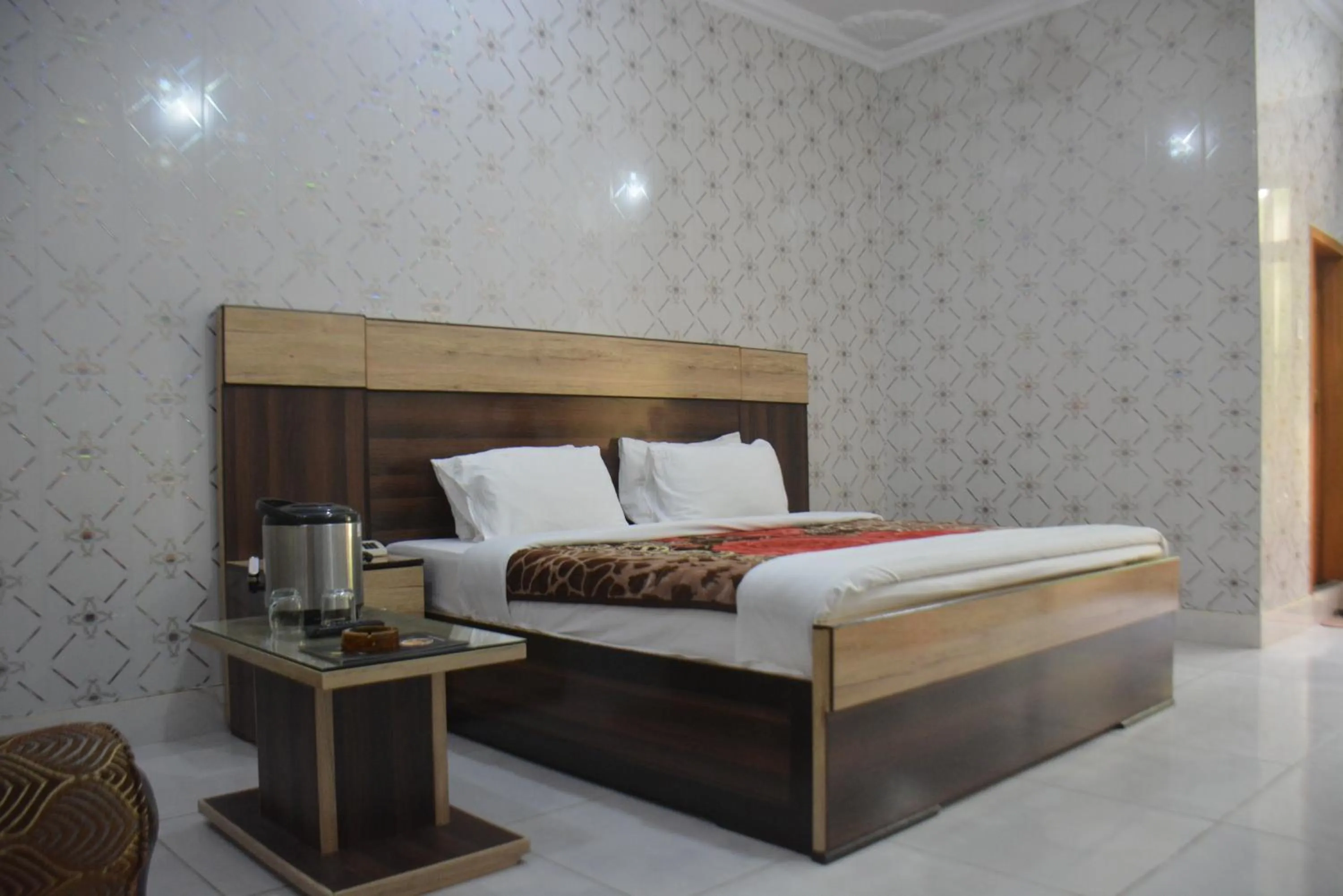 Bed in Eagle Nest, Malam Jabba by LMC