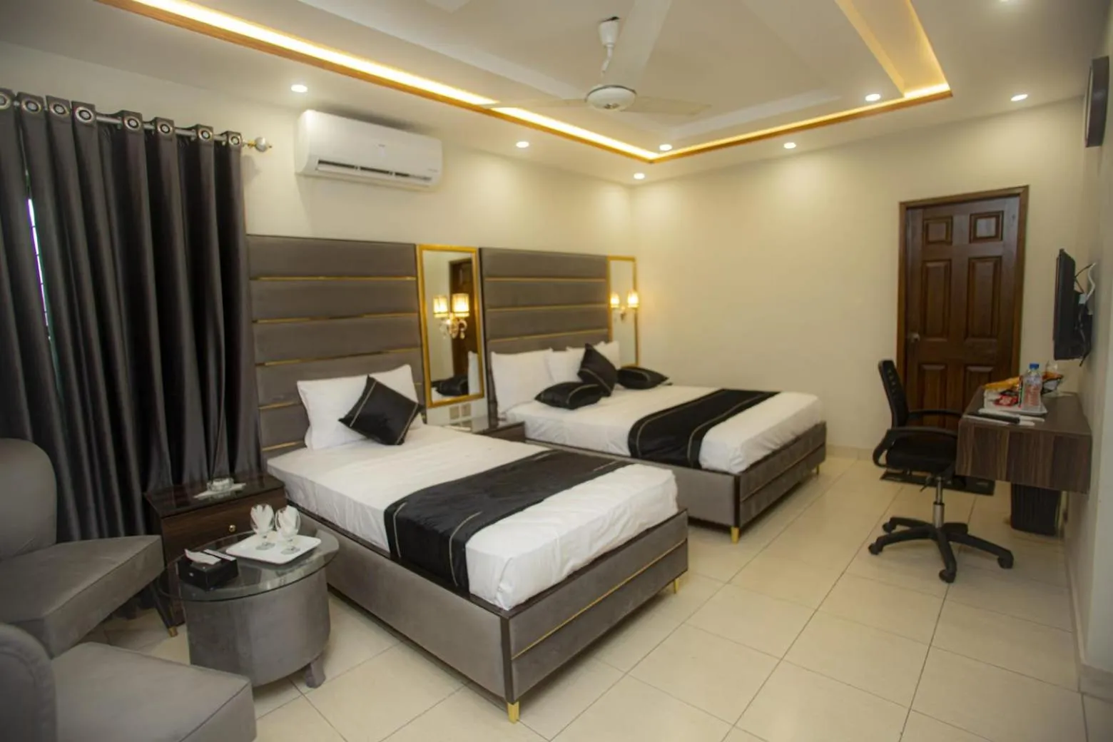 Bedroom, Bed in Hotel white season Gulberg