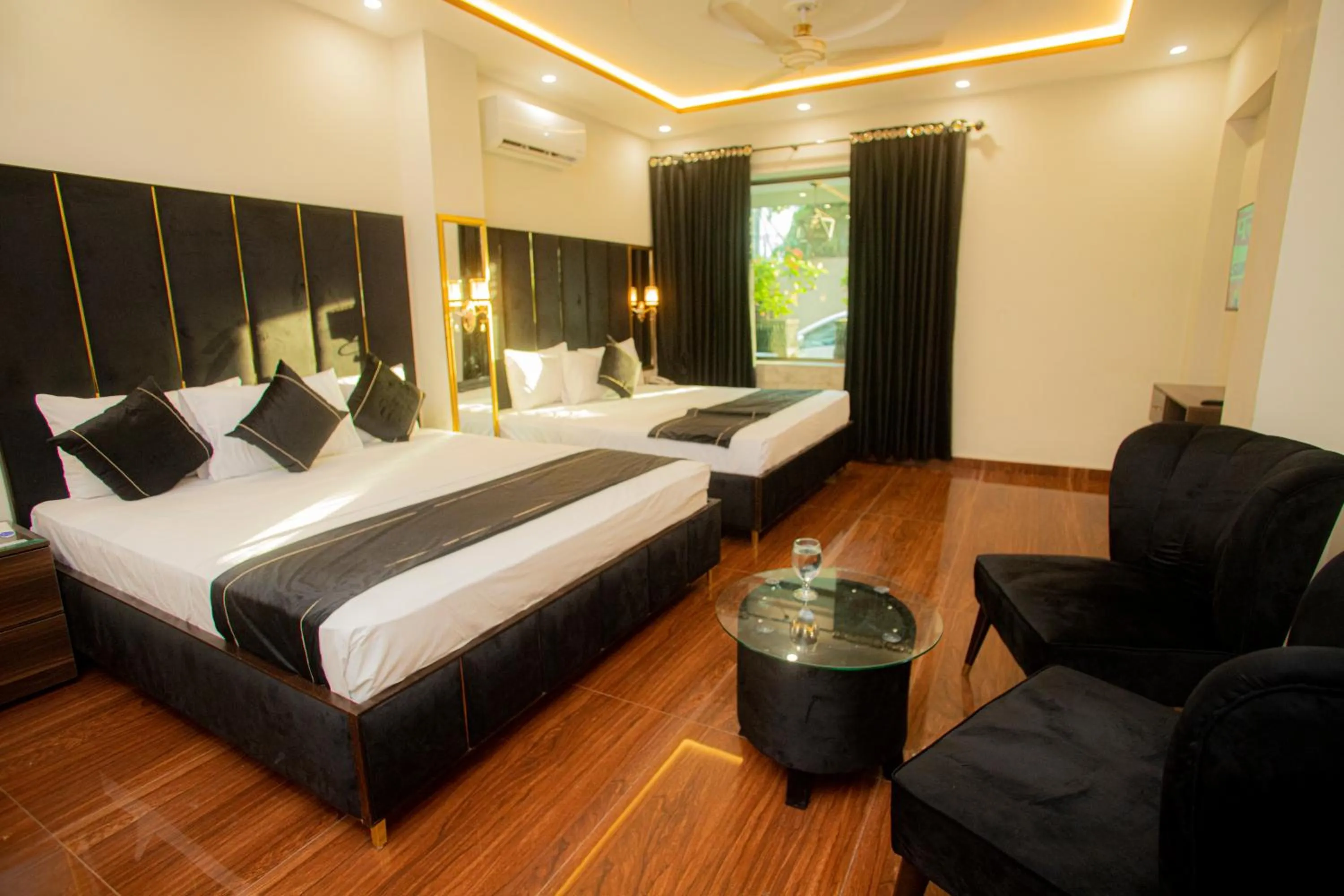 Property building, Bed in Hotel white season Gulberg