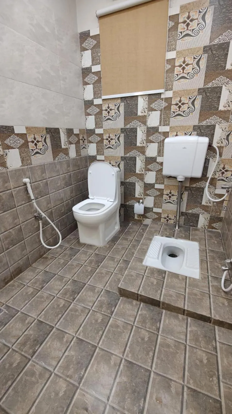 Shower in Hotel white season Gulberg