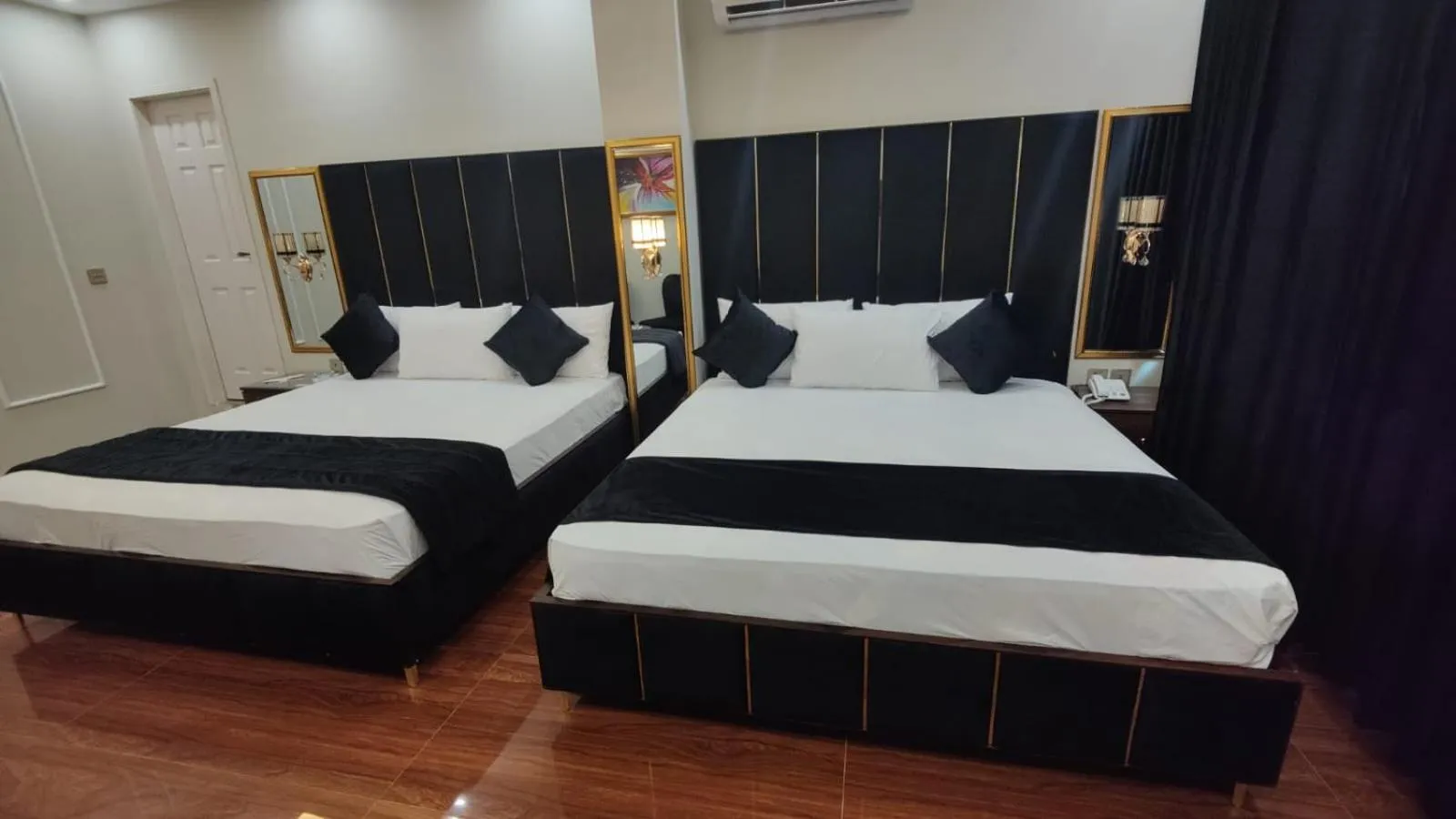 Bed in Hotel white season Gulberg