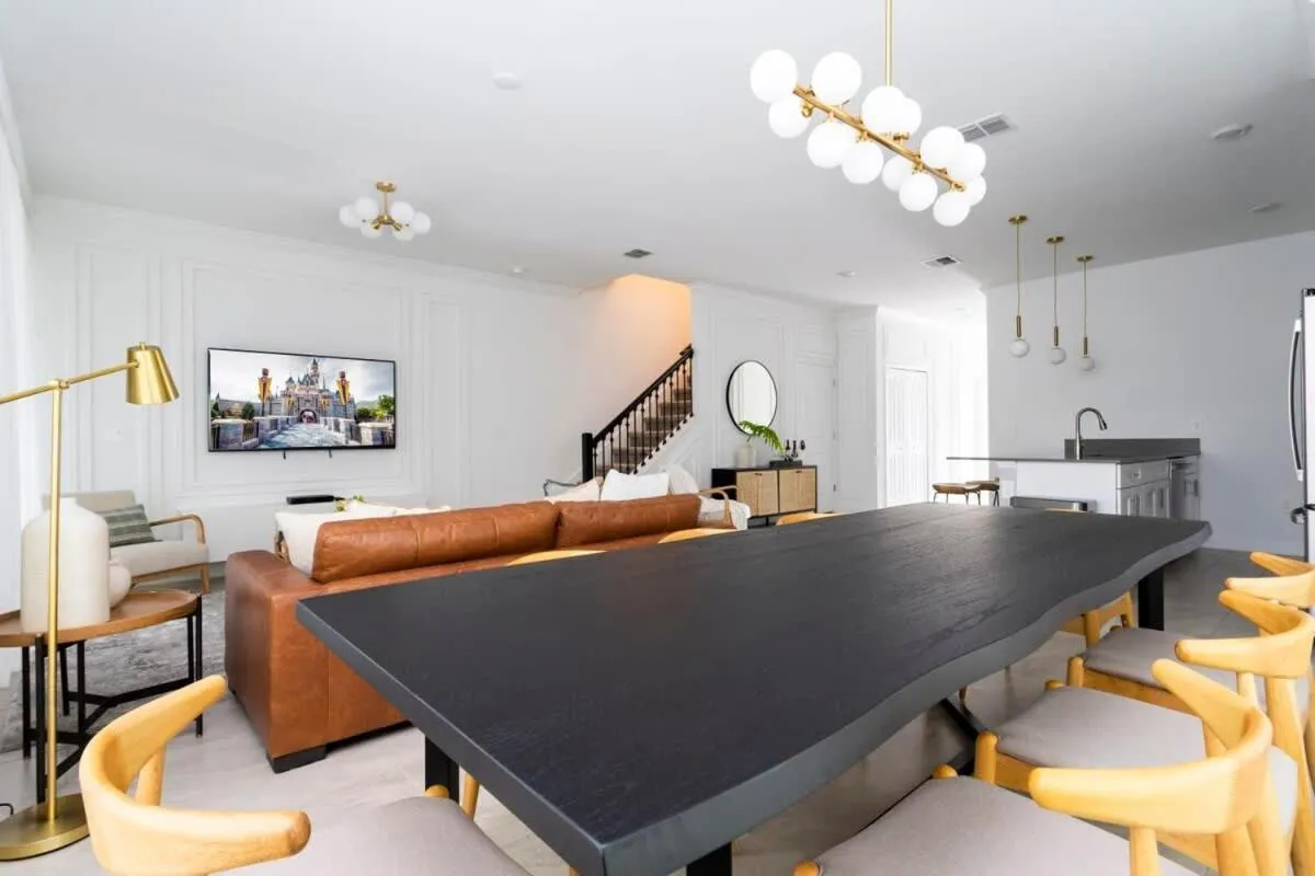 Luxurious Home w Theme Beds & Private Pool