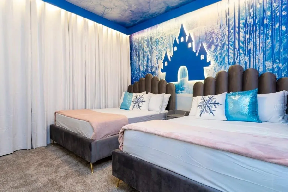 Bed in Luxurious Home w Theme Beds & Private Pool