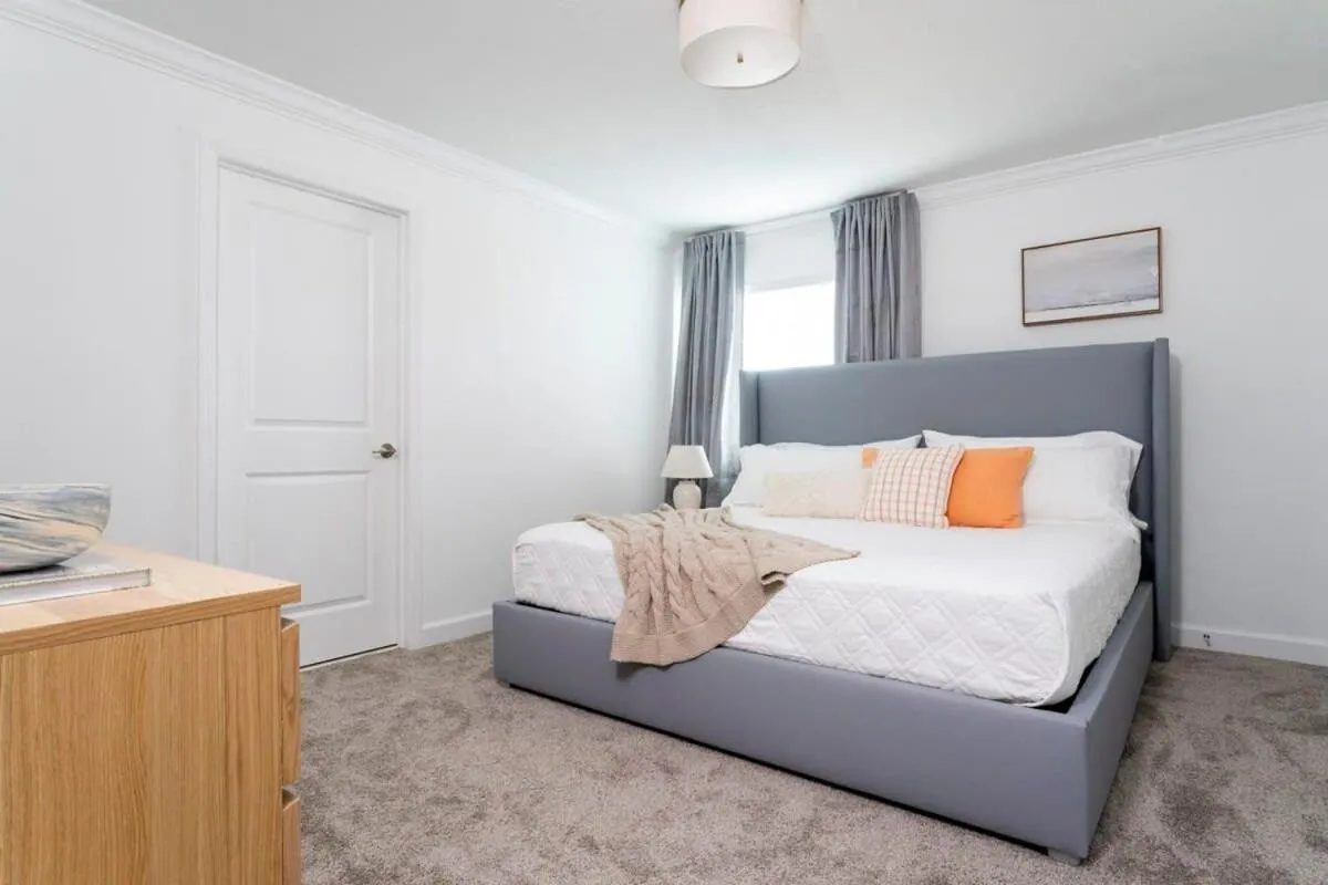 Bed in Luxurious Home w Theme Beds & Private Pool