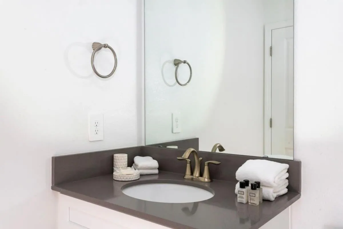 Luxurious Home w Theme Beds & Private Pool