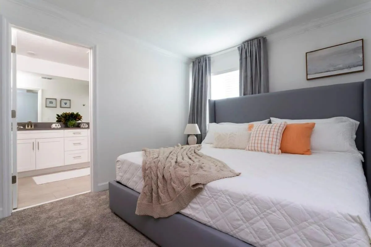 Bed in Luxurious Home w Theme Beds & Private Pool