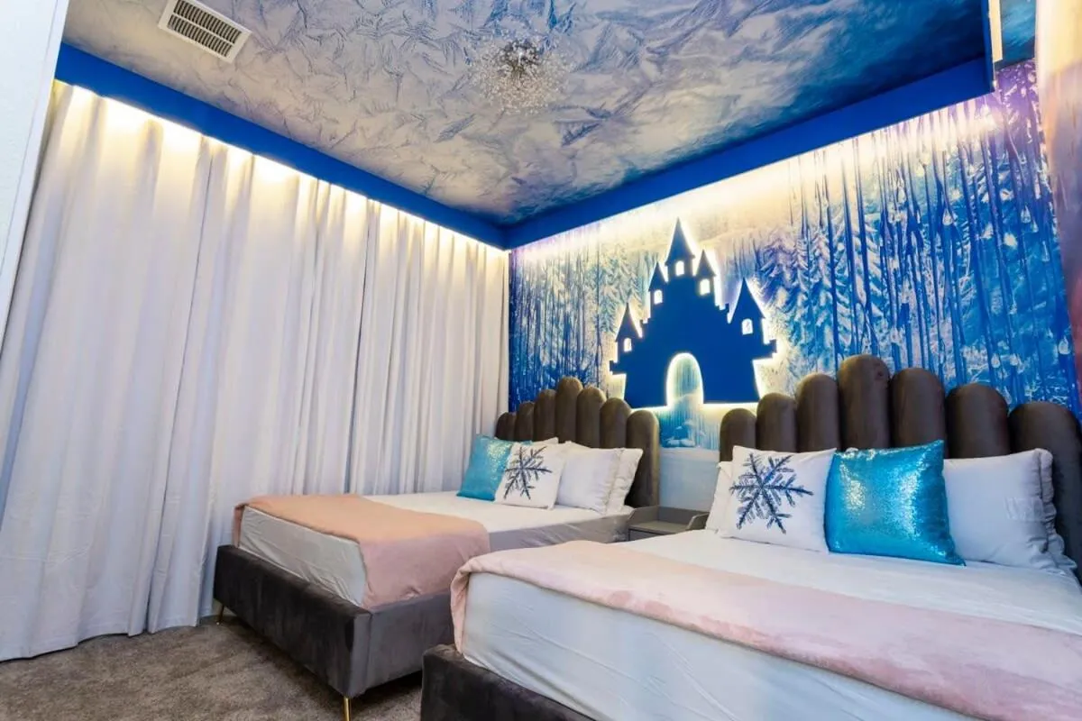 Bed in Luxurious Home w Theme Beds & Private Pool