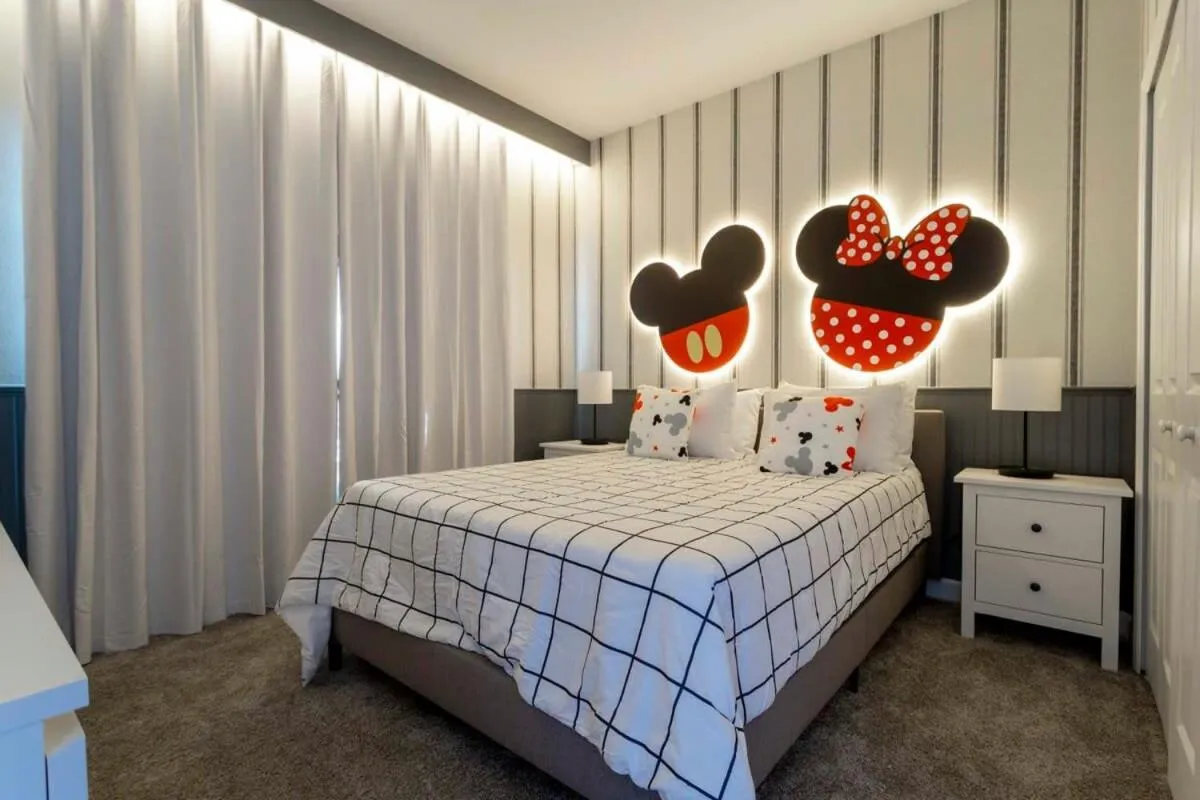 Bed in Luxurious Home w Theme Beds & Private Pool