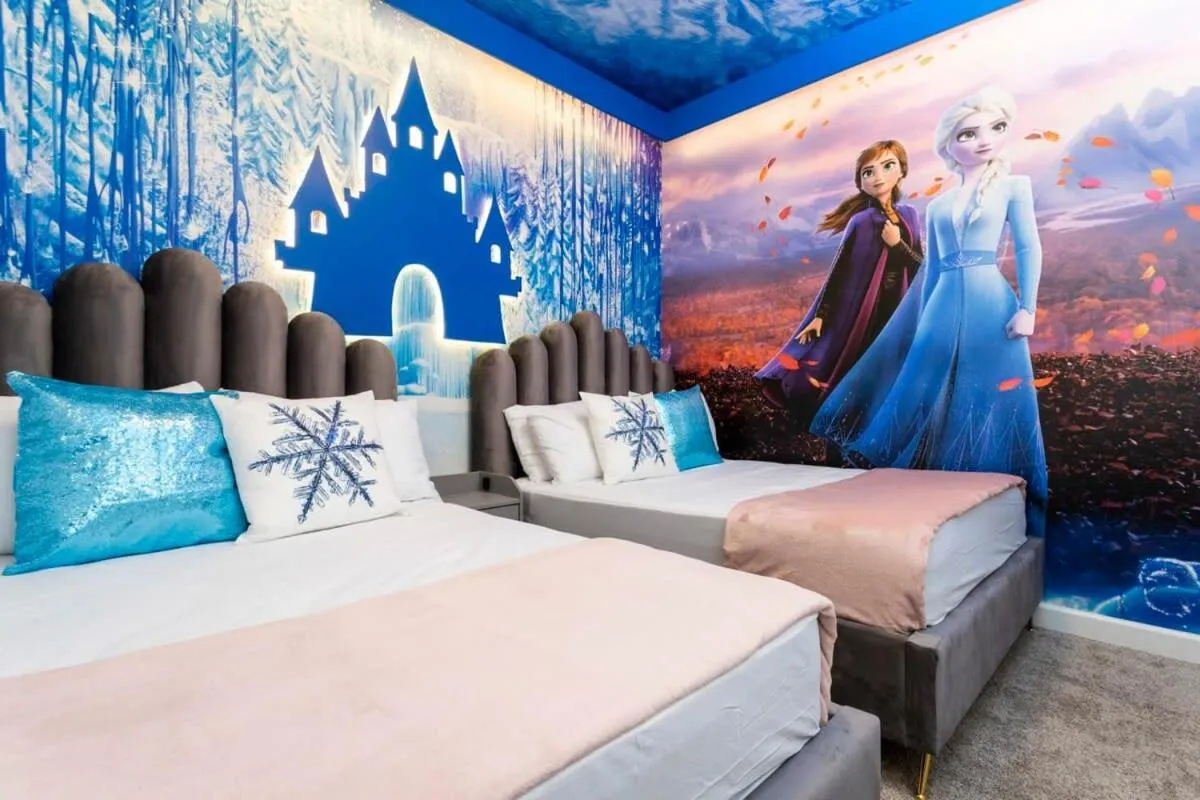 Bed in Luxurious Home w Theme Beds & Private Pool