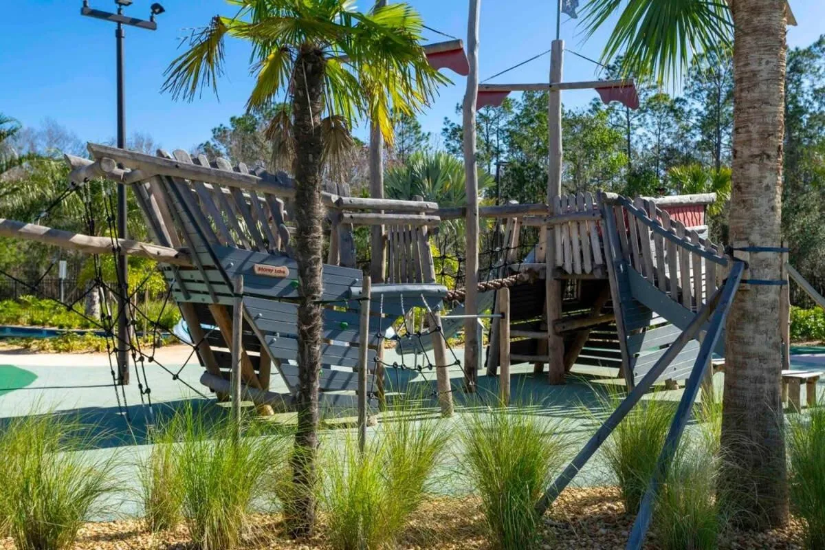 Luxurious Home w Theme Beds & Private Pool