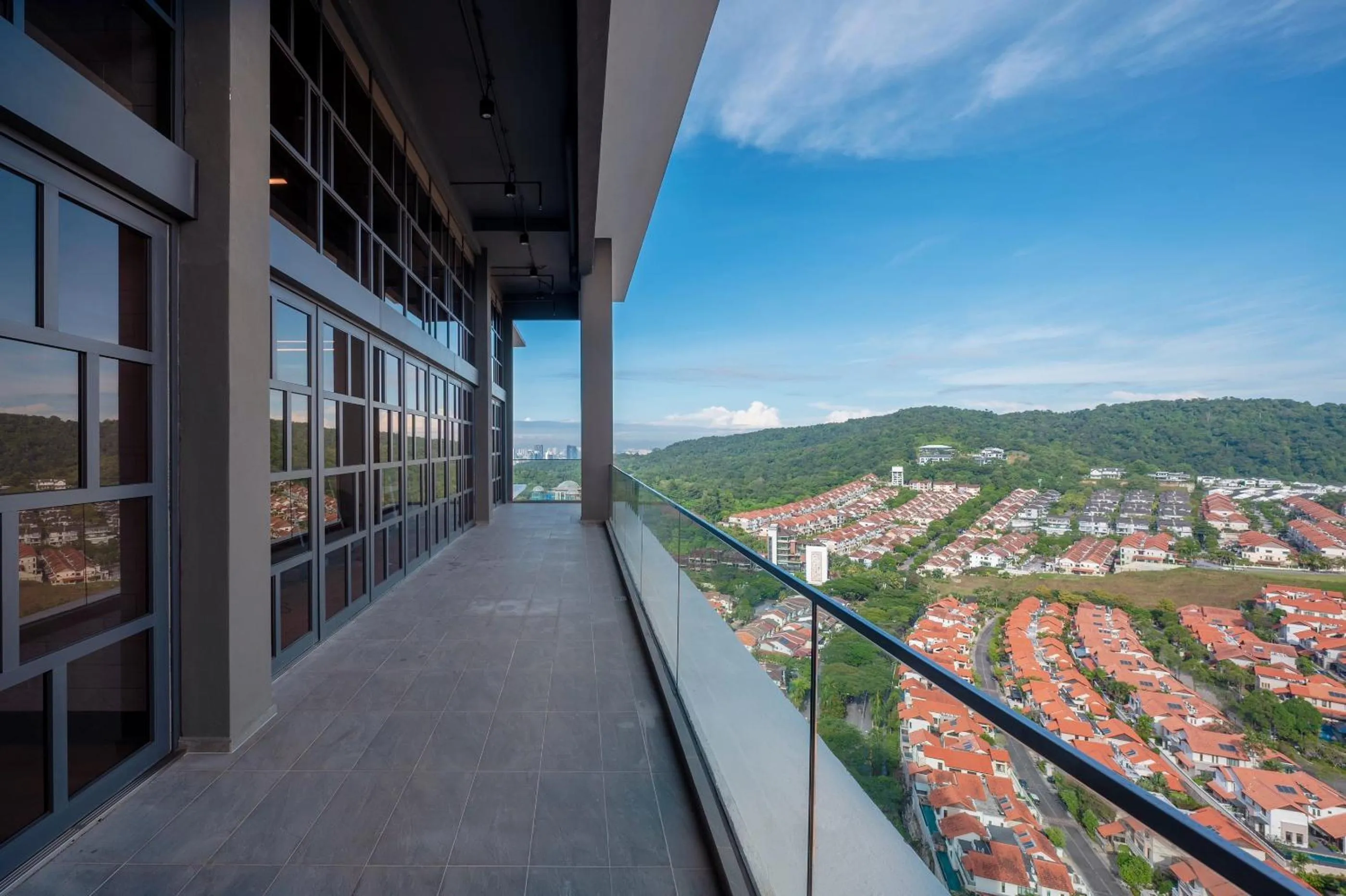 Lounge or bar in Societe Suite by Lyfehaus