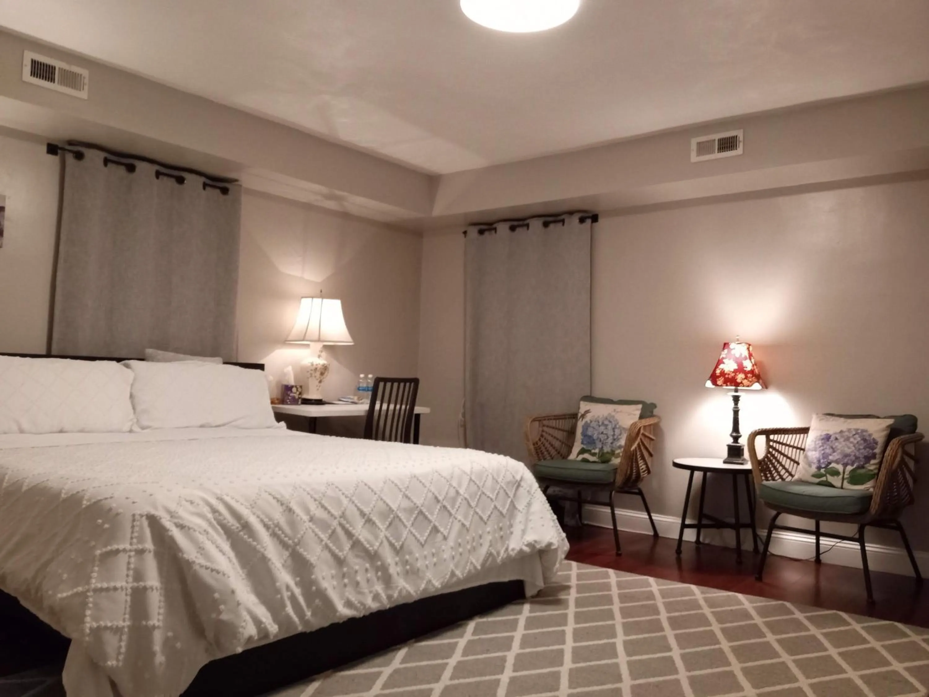 View (from property/room), Bed in Fairmount House Free Street Parking Quiet Spacious