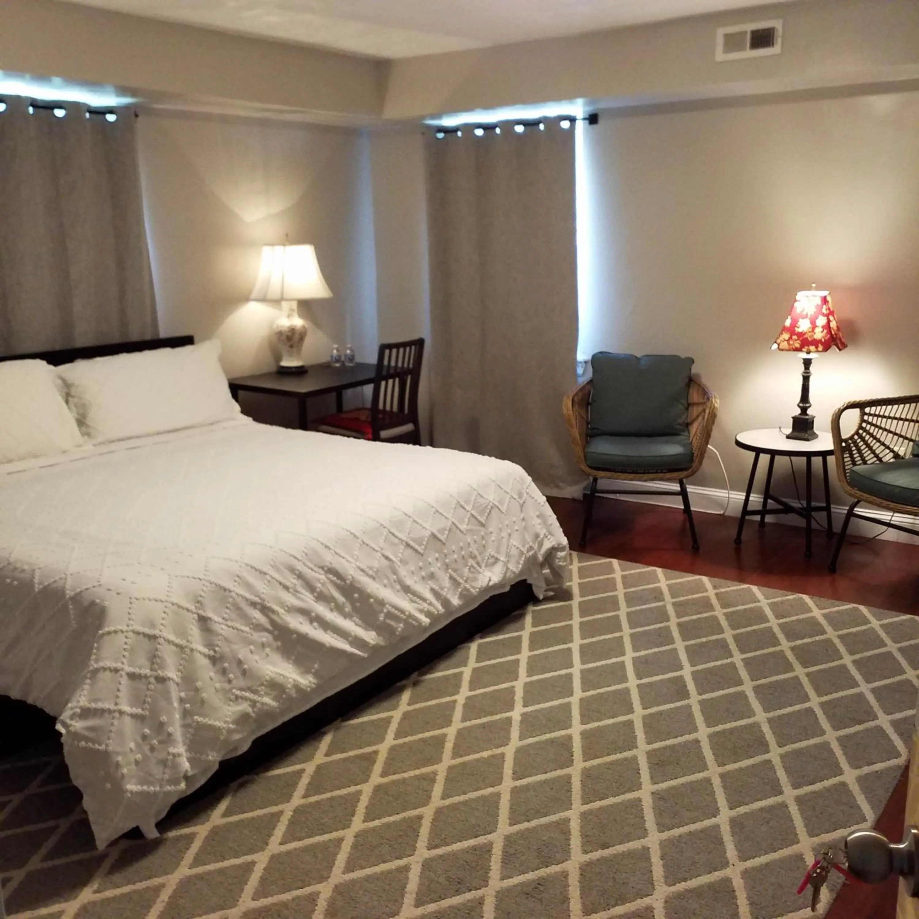 Bedroom, Bed in Fairmount House Free Street Parking Quiet Spacious