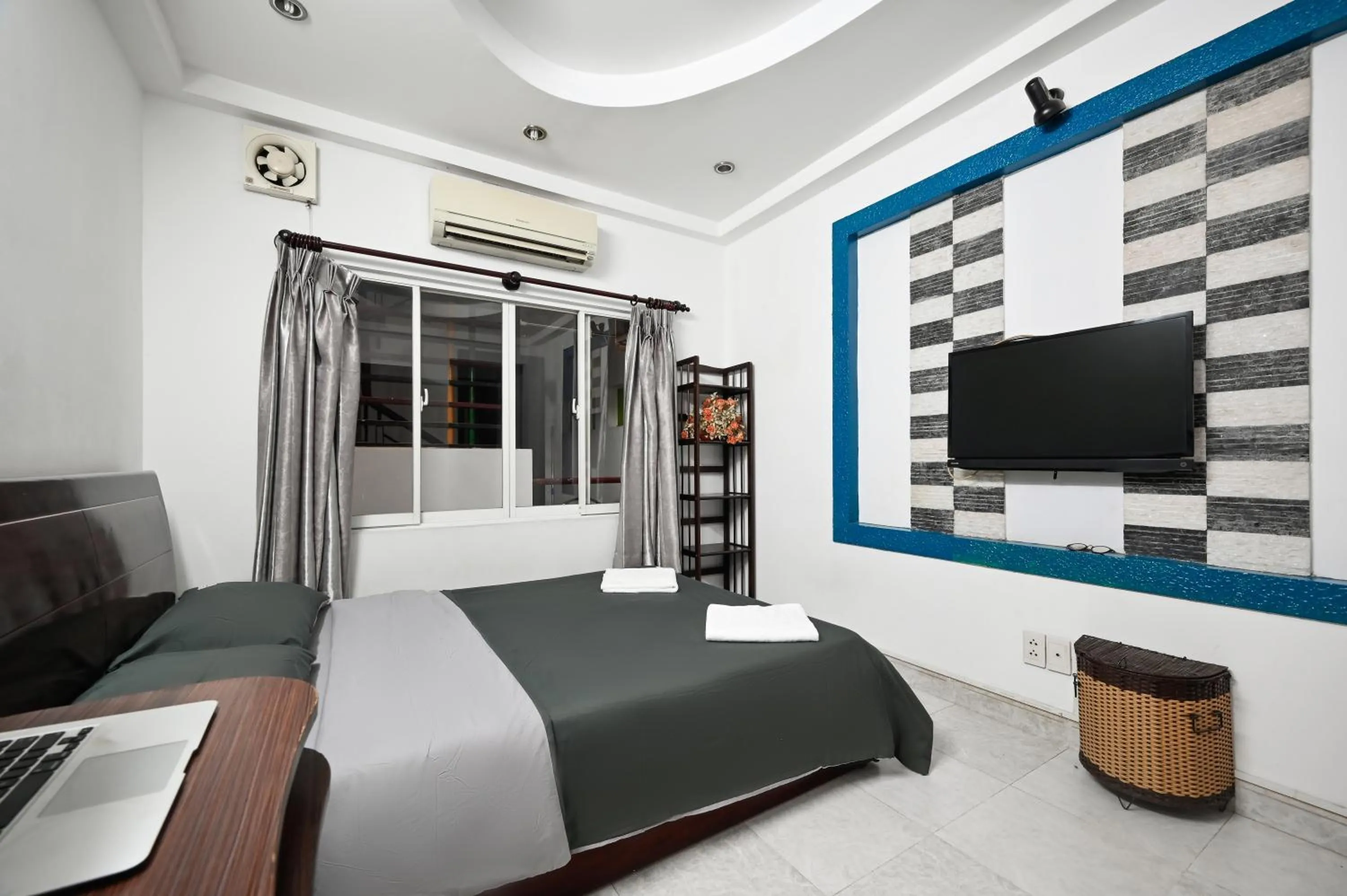 Bed in Ohio Hotel & Apartment