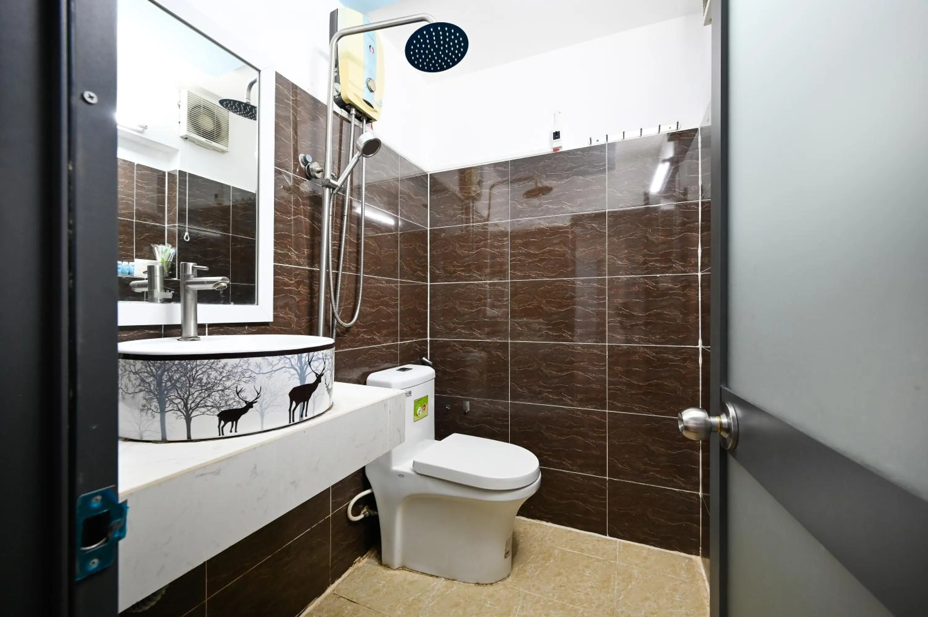 Bathroom in Ohio Hotel & Apartment