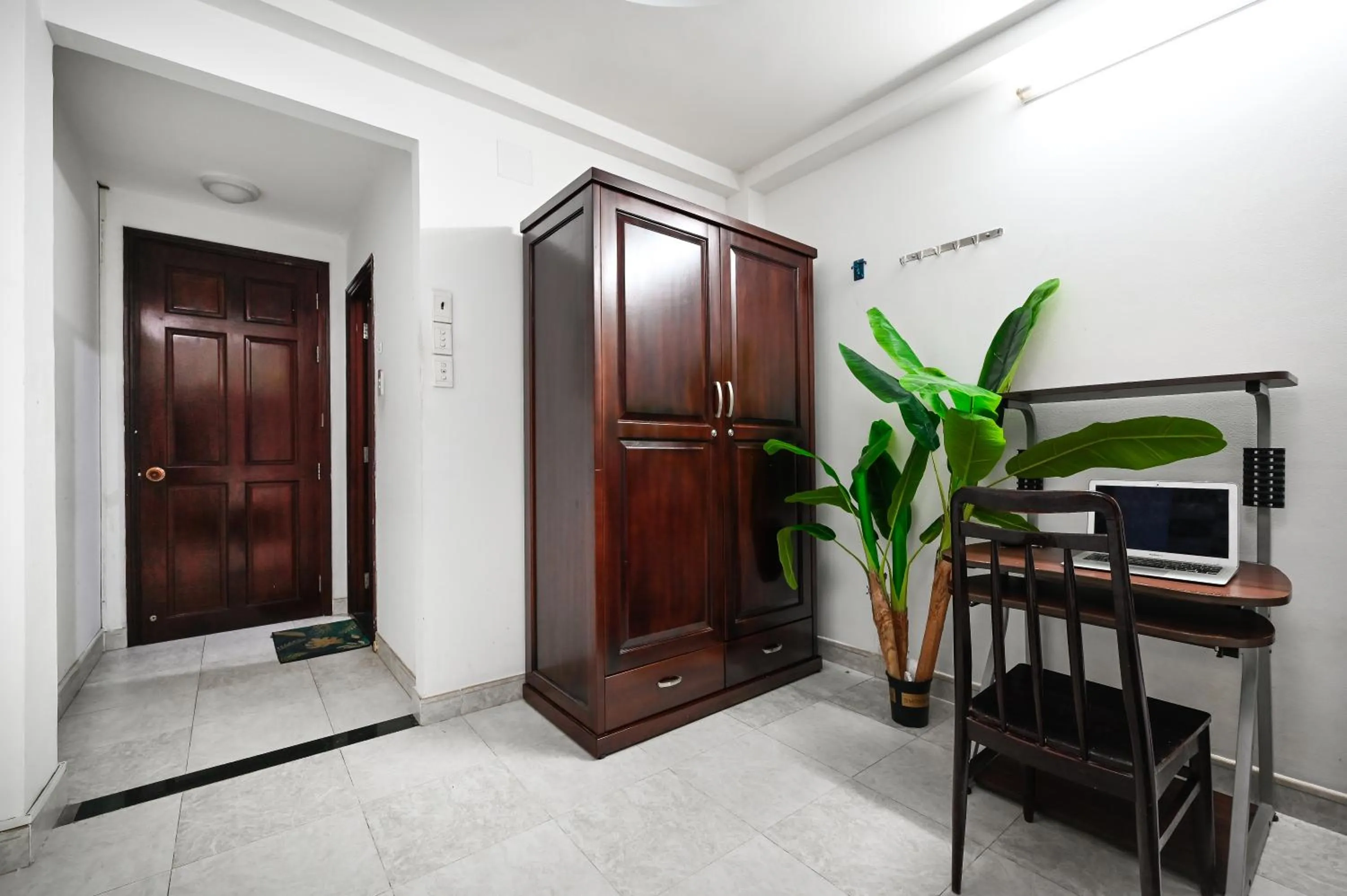 wardrobe in Ohio Hotel & Apartment