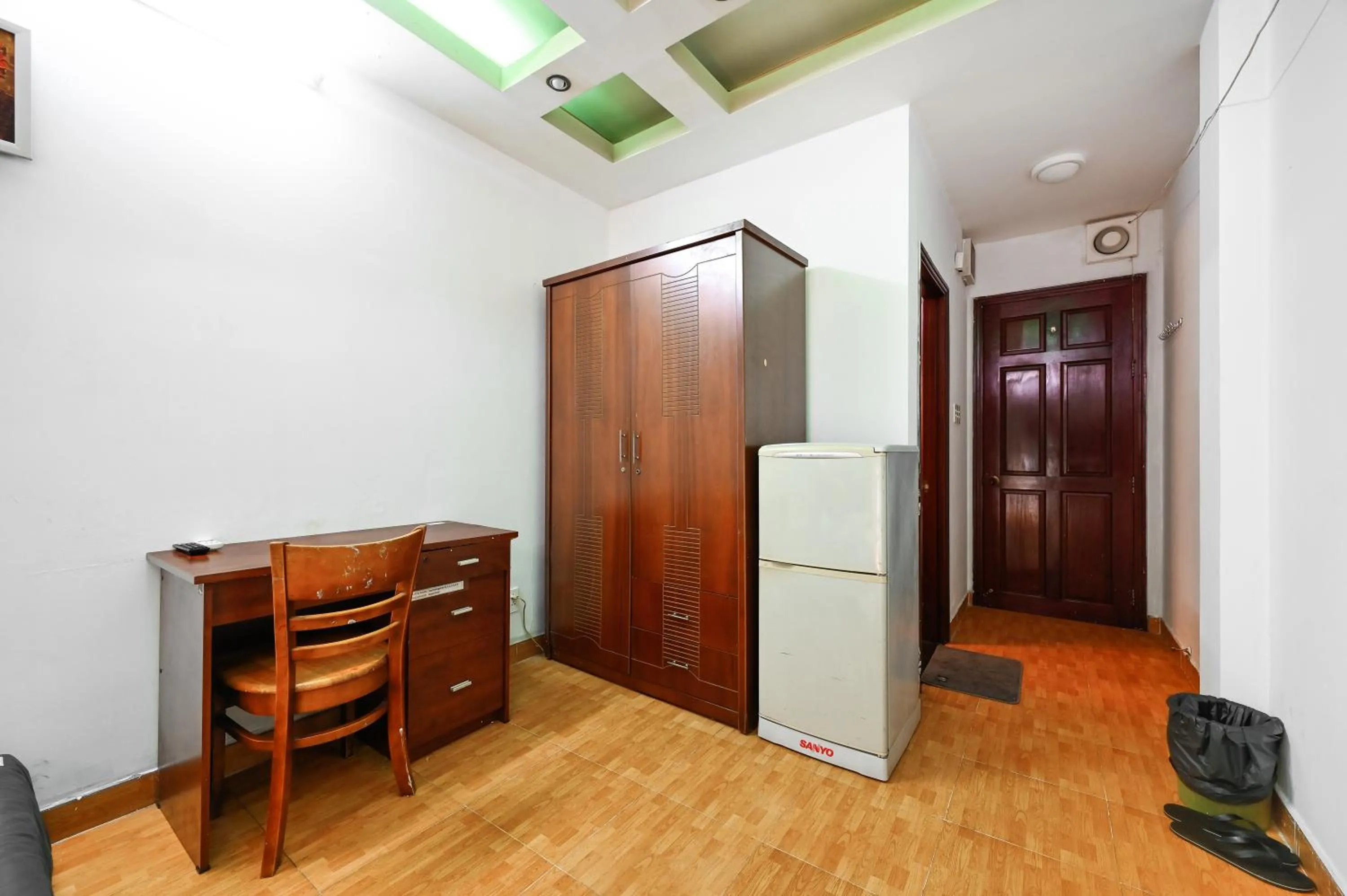 wardrobe in Ohio Hotel & Apartment