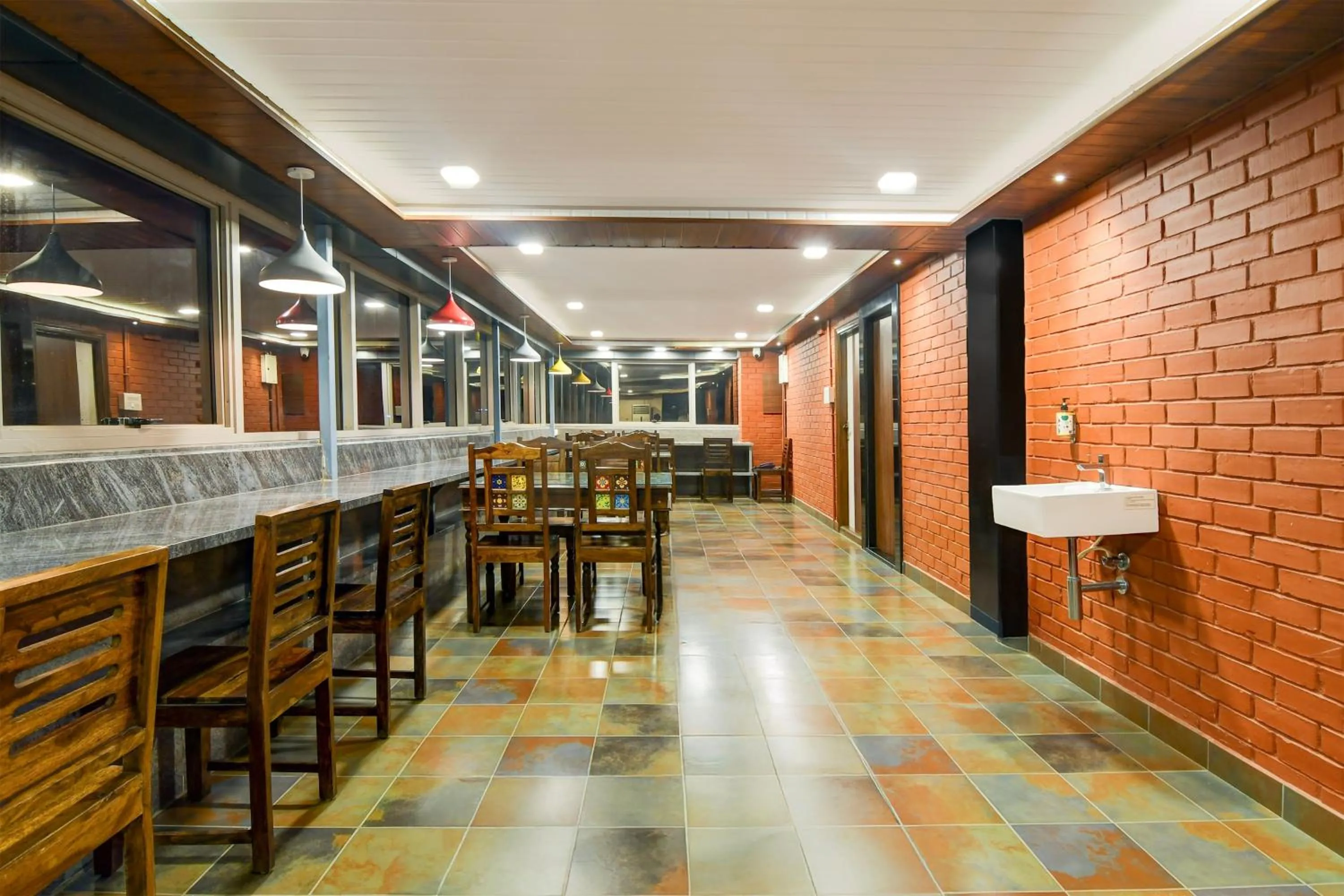 Restaurant/places to eat in Townhouse The 36 Inn