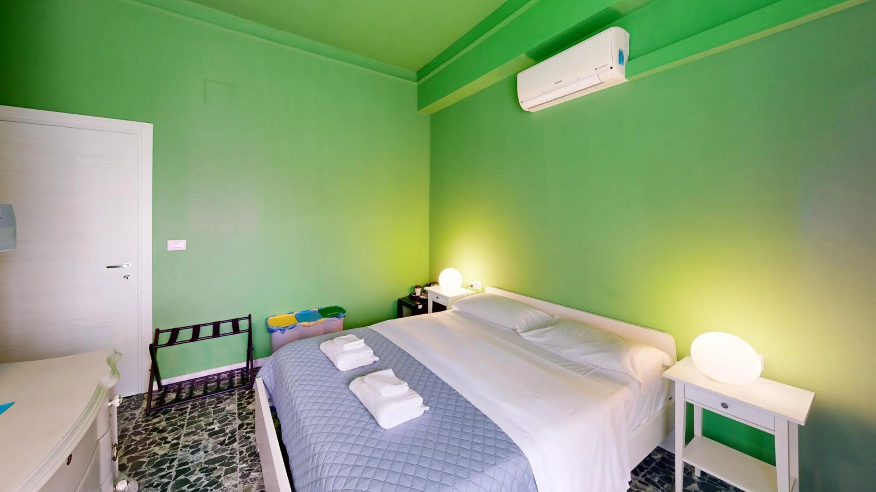 Bed in GUEST HOUSE SONNINO 37 Cagliari