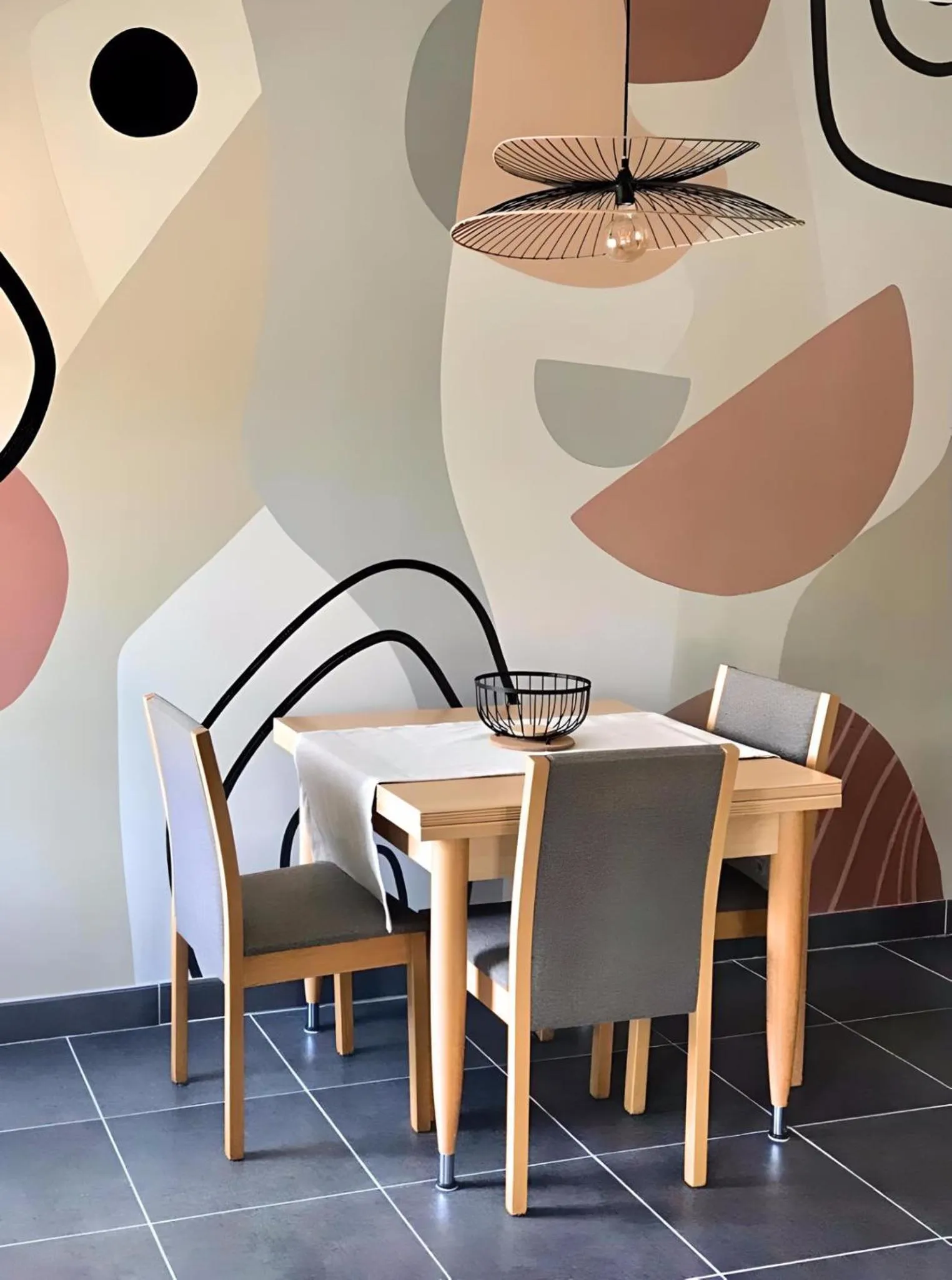 Dining area in Grand T2 Neuf de Standing Centre Ville Jonzac