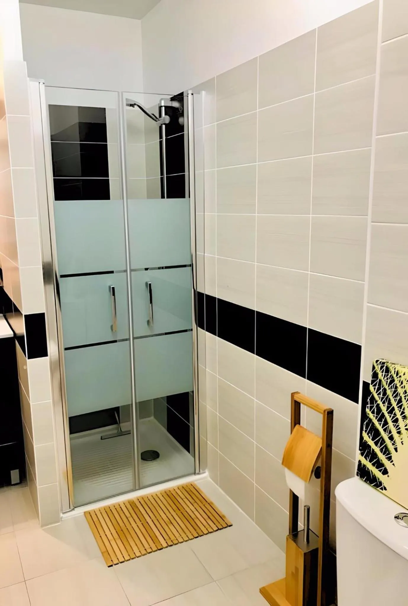 Shower in Grand T2 Neuf de Standing Centre Ville Jonzac
