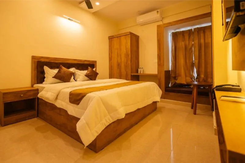 Bedroom, Bed in Uptown Suites