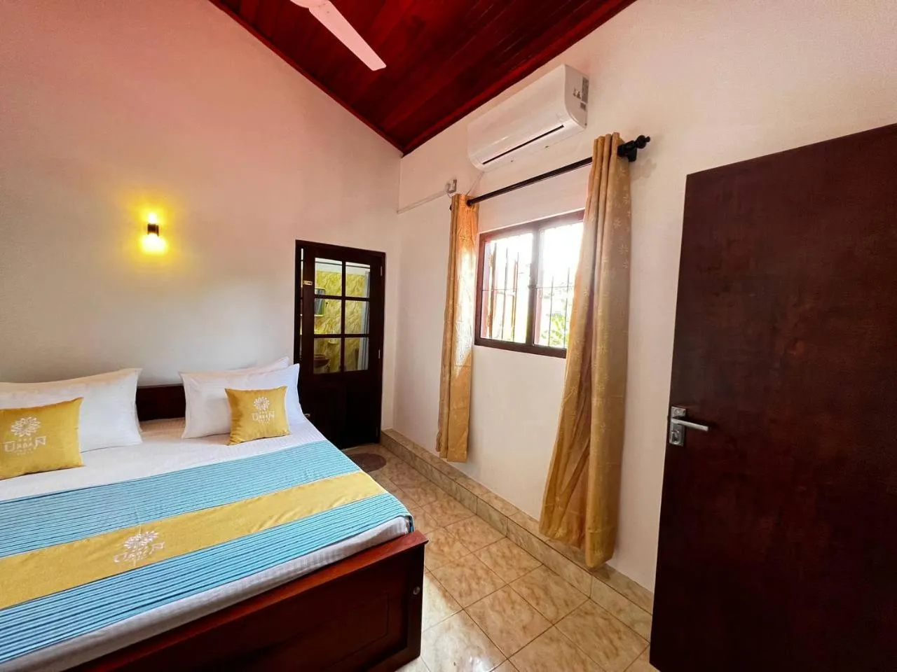 Bed in Urban Galle Villa