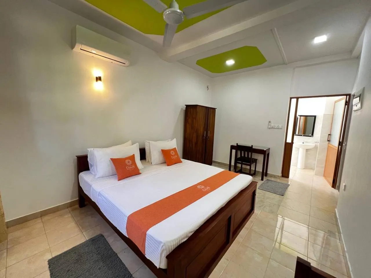 Bed in Urban Galle Villa