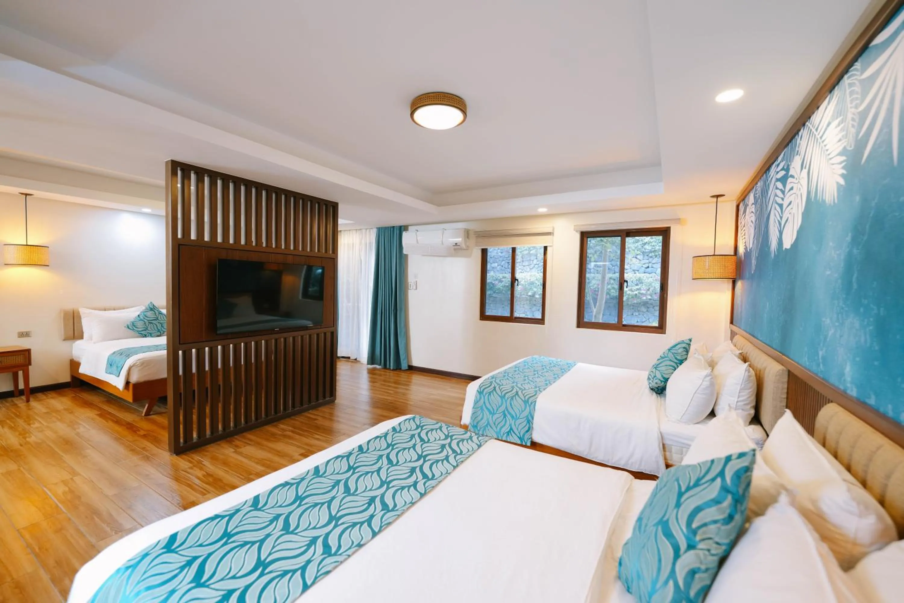 Bed in La Jolla Hotel and Beach Resort