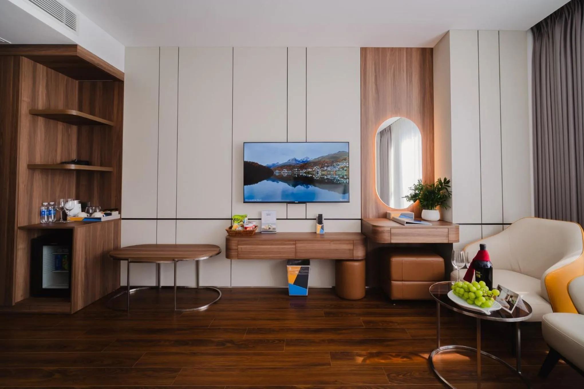 Photo of the whole room in Danitel Halong