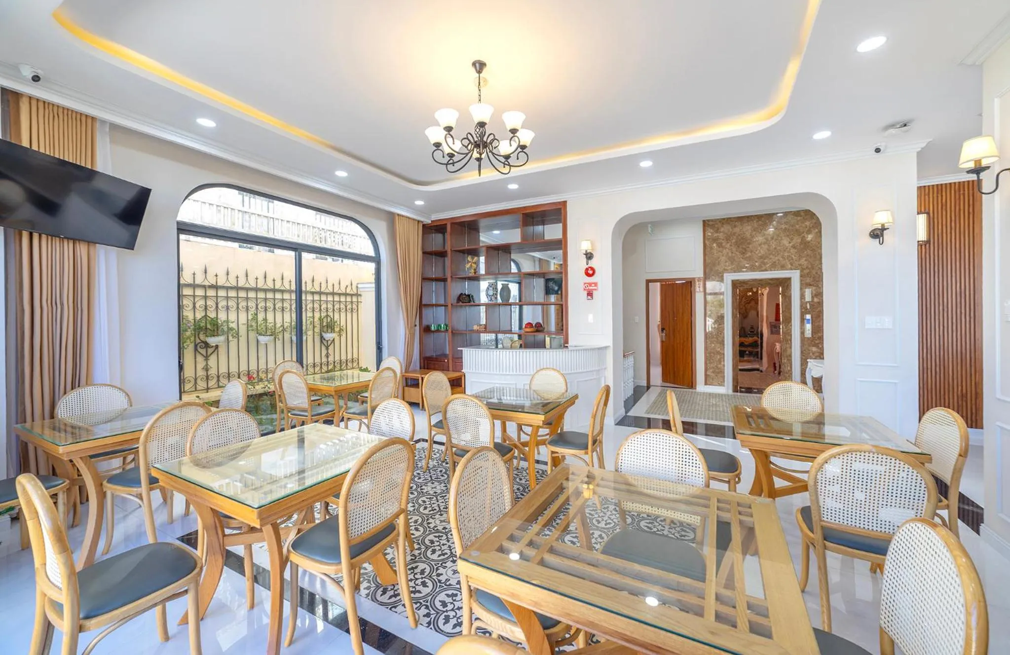 Restaurant/places to eat in Cerasoi Boutique Villa Dalat