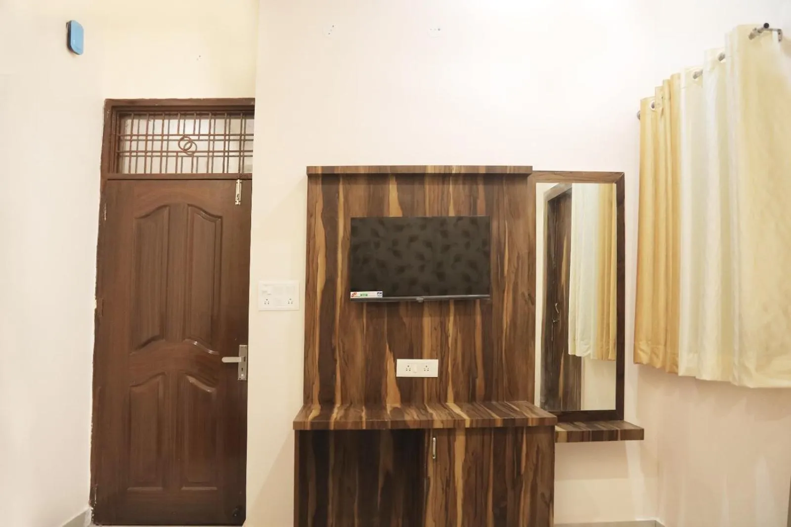 TV and multimedia in Hotel Keshavam inn