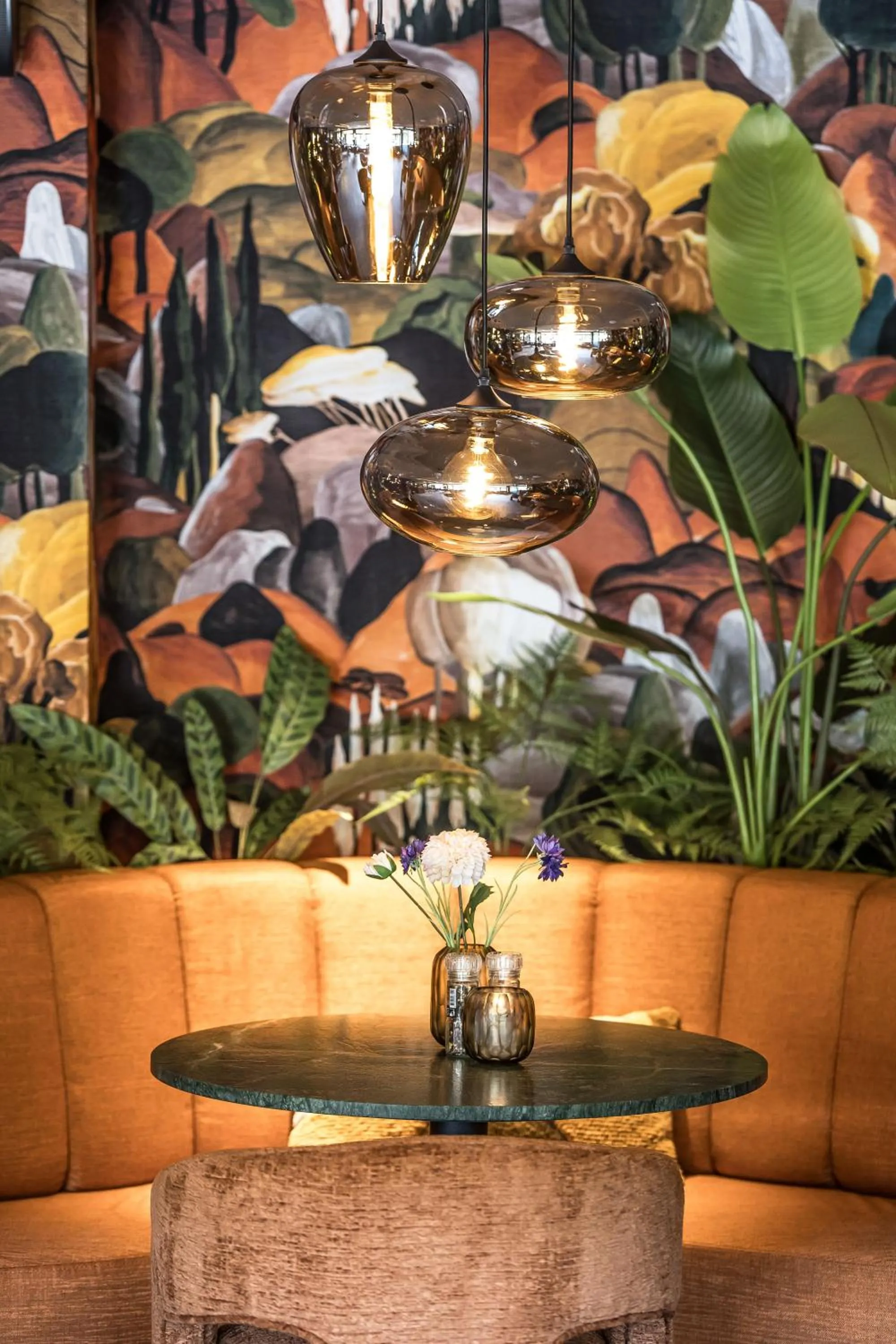 Lounge or bar in Van der Valk Hotel Assen