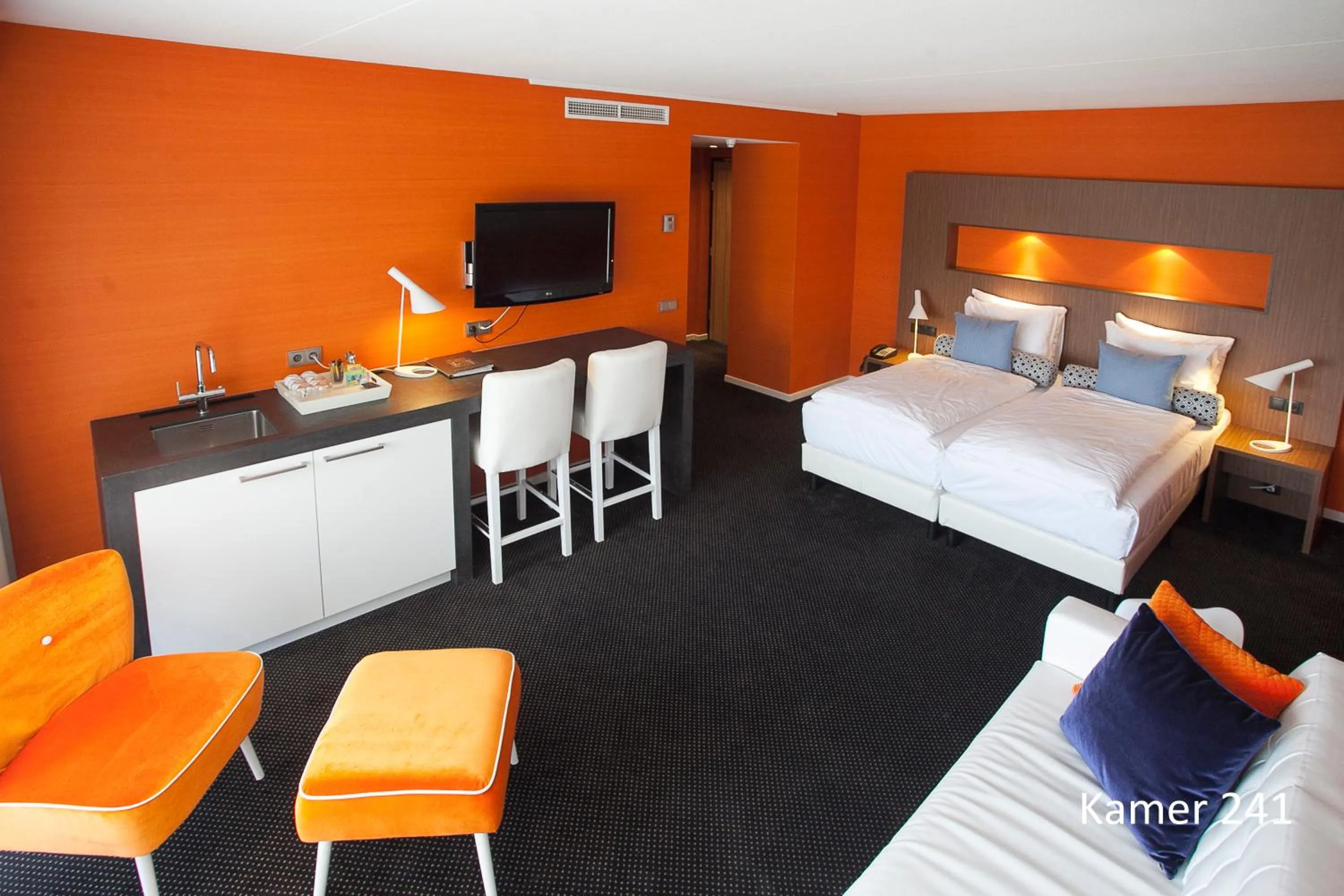 Photo of the whole room, Bed in Van der Valk Hotel Assen
