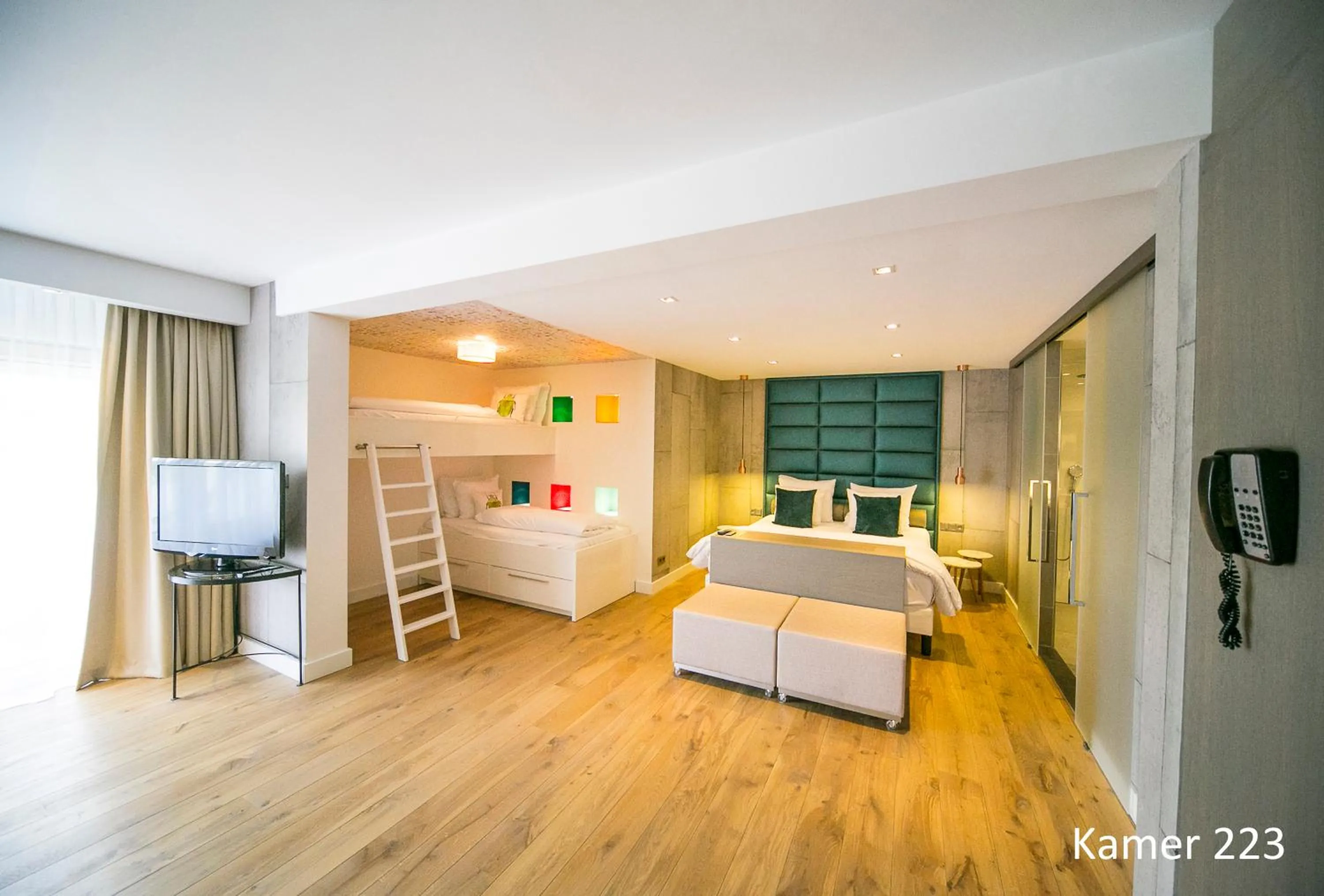 bunk bed, Bed in Van der Valk Hotel Assen