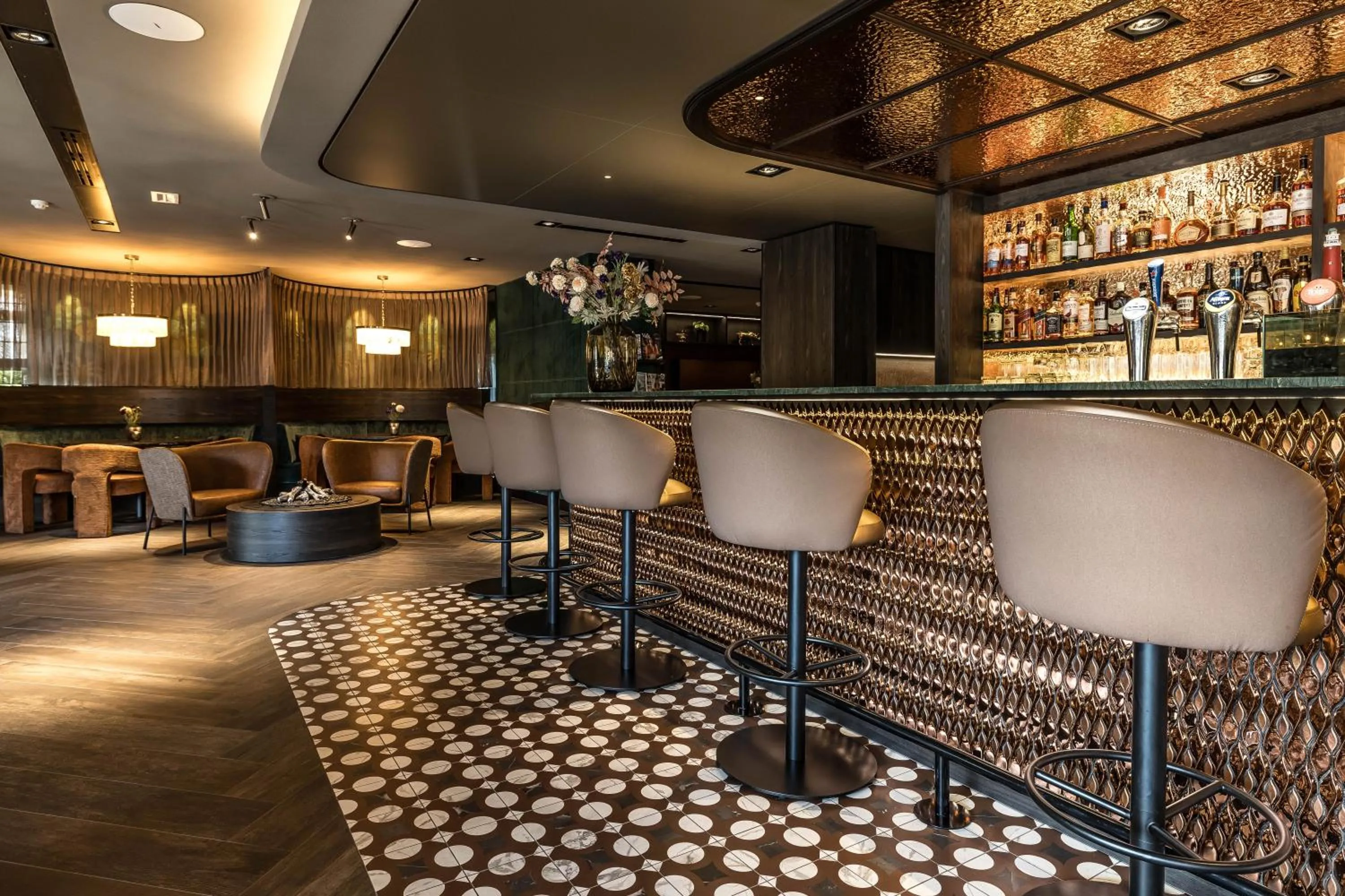 Lounge or bar in Van der Valk Hotel Assen